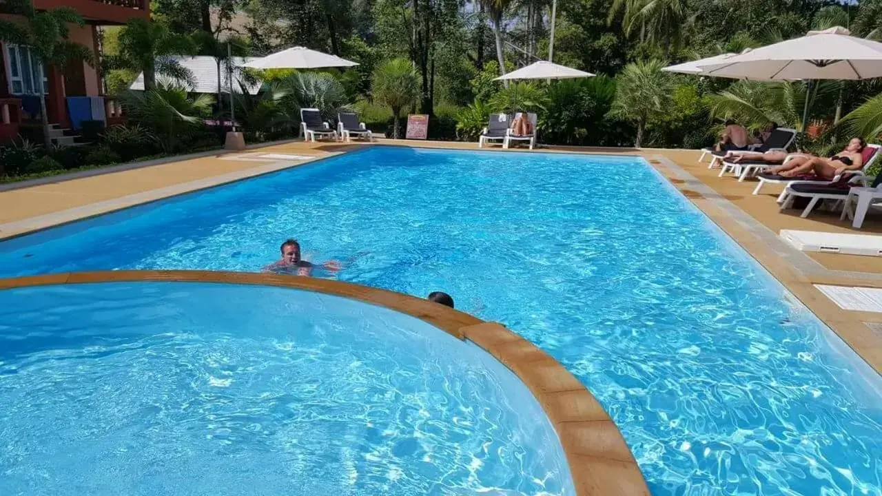 Swimming Pool in Tamarind Twin Resort