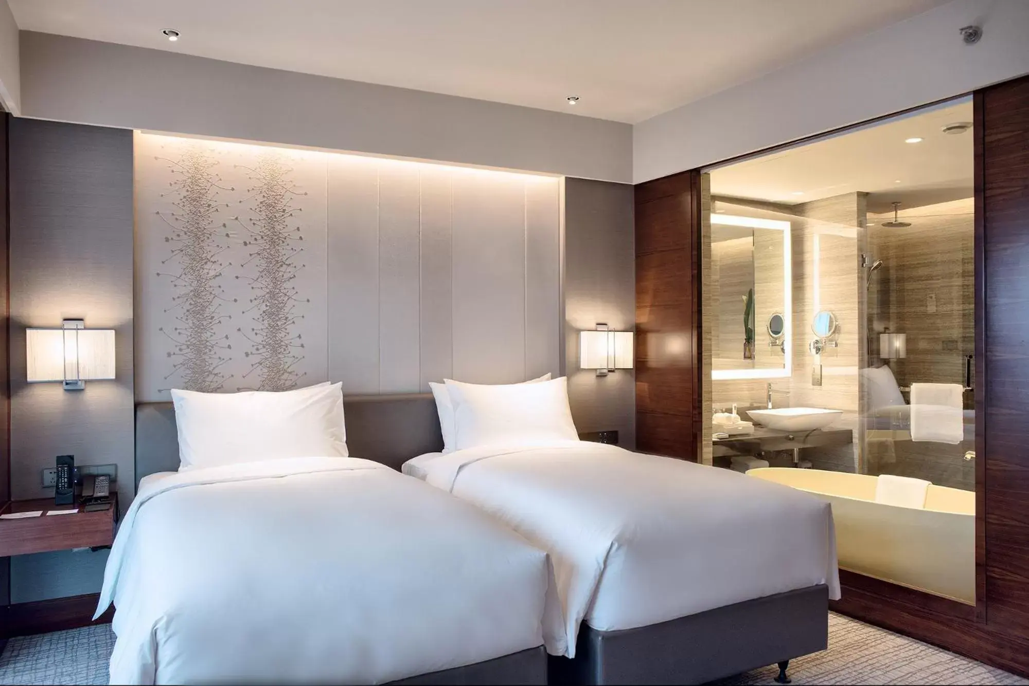 Photo of the whole room, Bed in Amara Signature Shanghai
