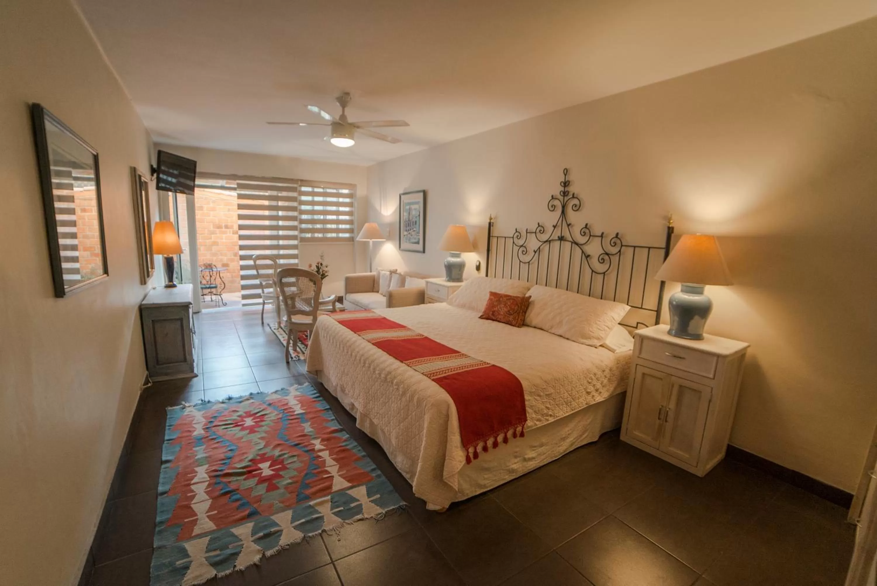 Photo of the whole room, Bed in Villa Mirasol