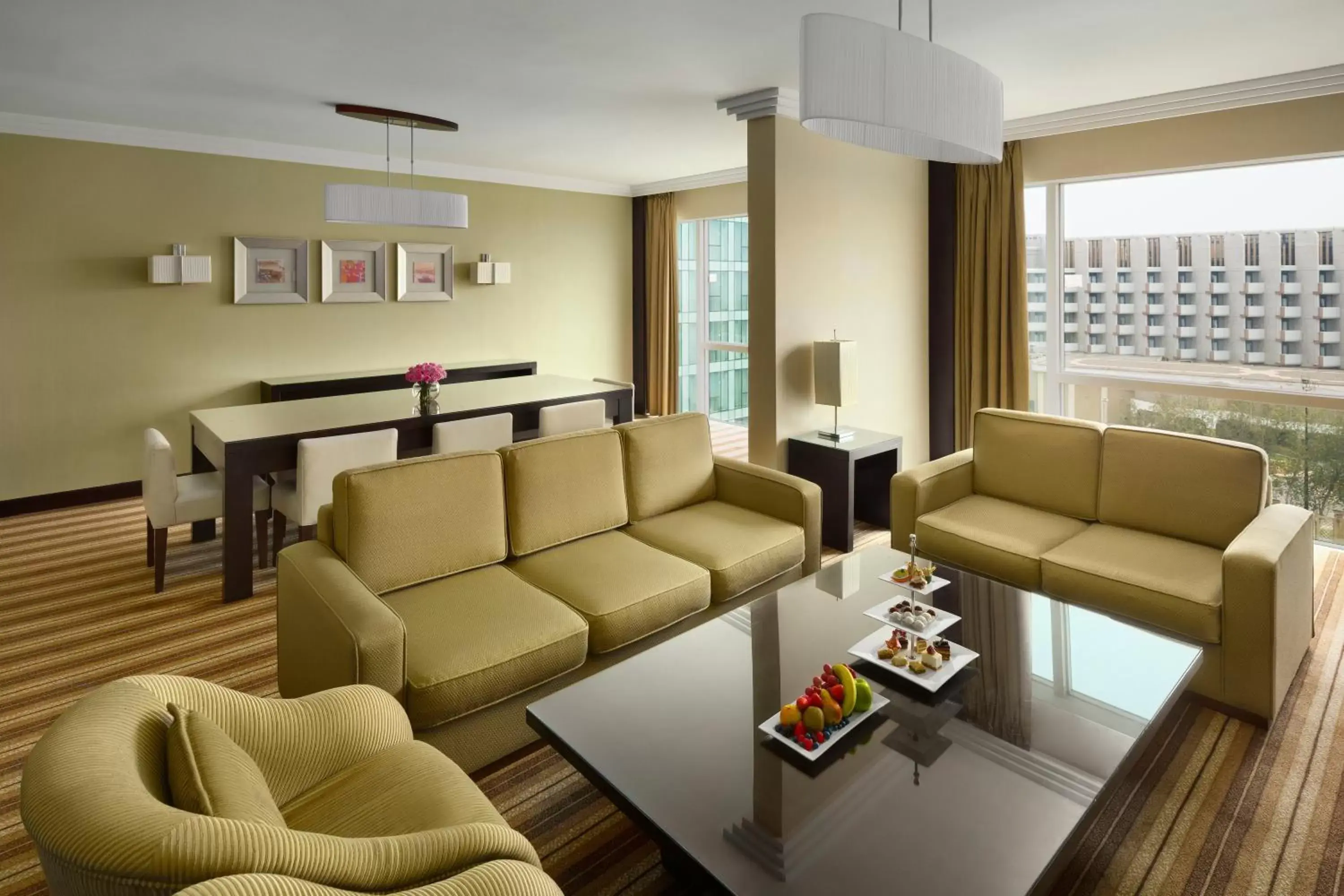 Photo of the whole room, Seating Area in Crowne Plaza Jeddah, an IHG Hotel