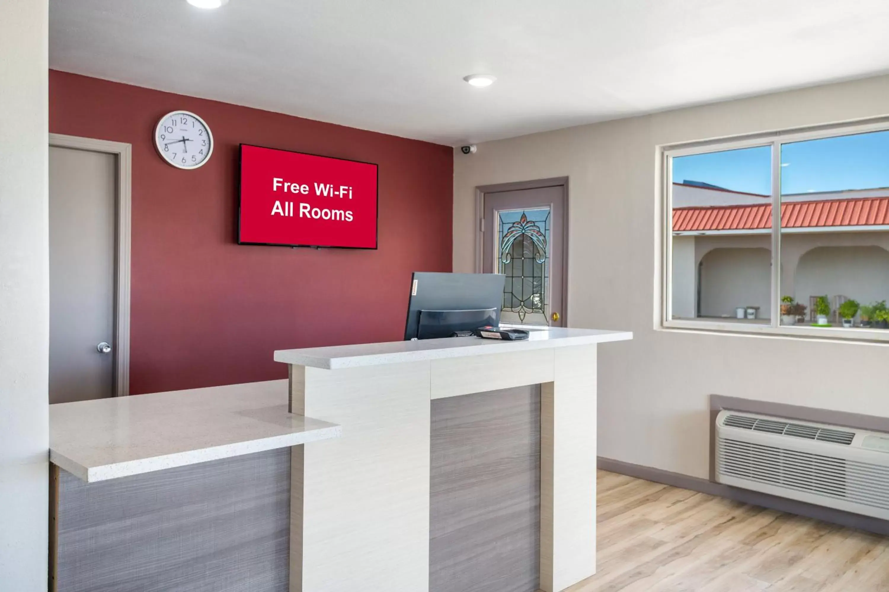 Facade/entrance, Lobby/Reception in Red Roof Inn Socorro