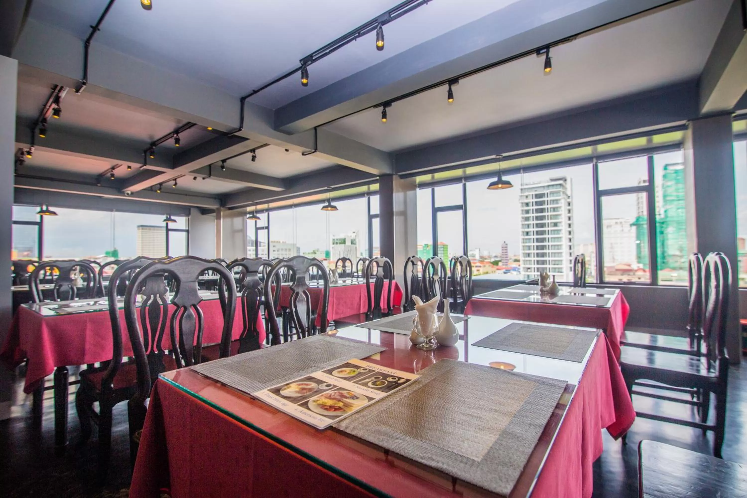 Restaurant/places to eat in New York Hotel