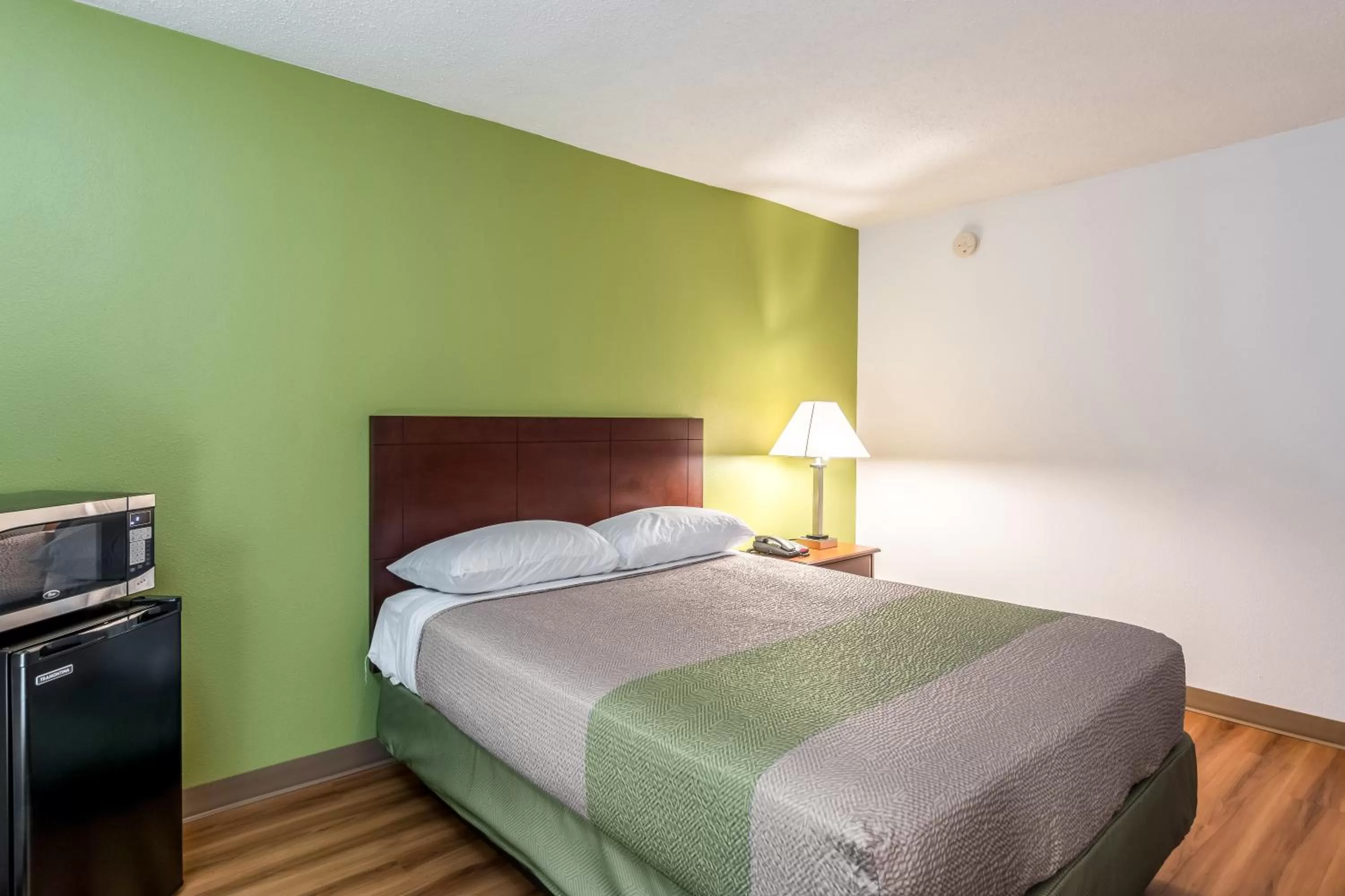 Bedroom, Bed in Motel 6-Petersburg, VA - Fort Lee