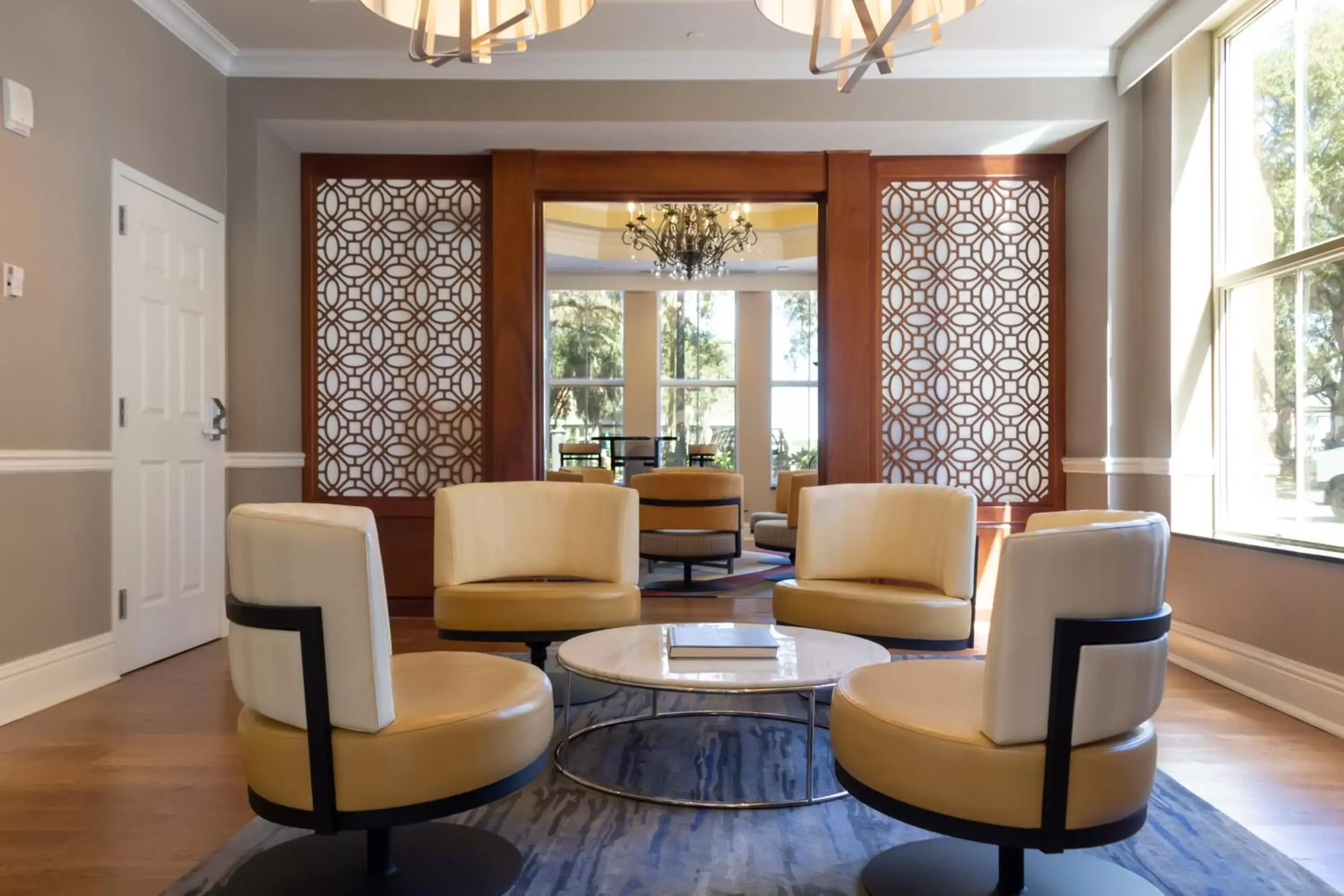 Lobby or reception, Lobby/Reception in Holiday Inn Express Savannah - Historic District, an IHG Hotel