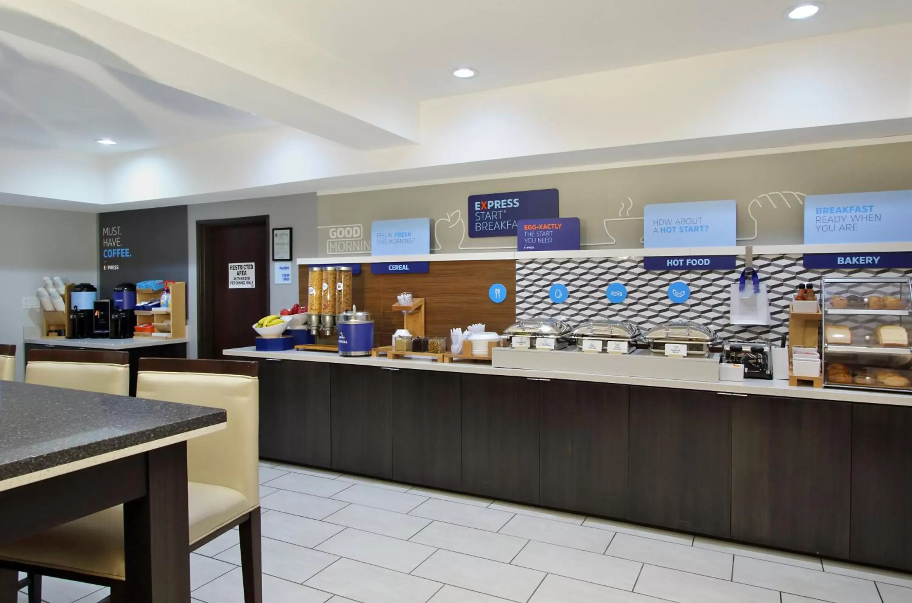 Breakfast, Restaurant/Places to Eat in Holiday Inn Express and Suites Houston North - IAH Area, an IHG Hotel