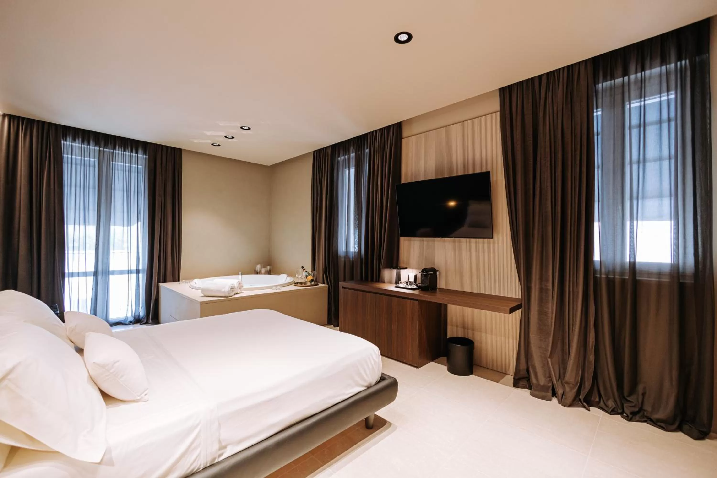 Bed in Suite1212 - Bandiera