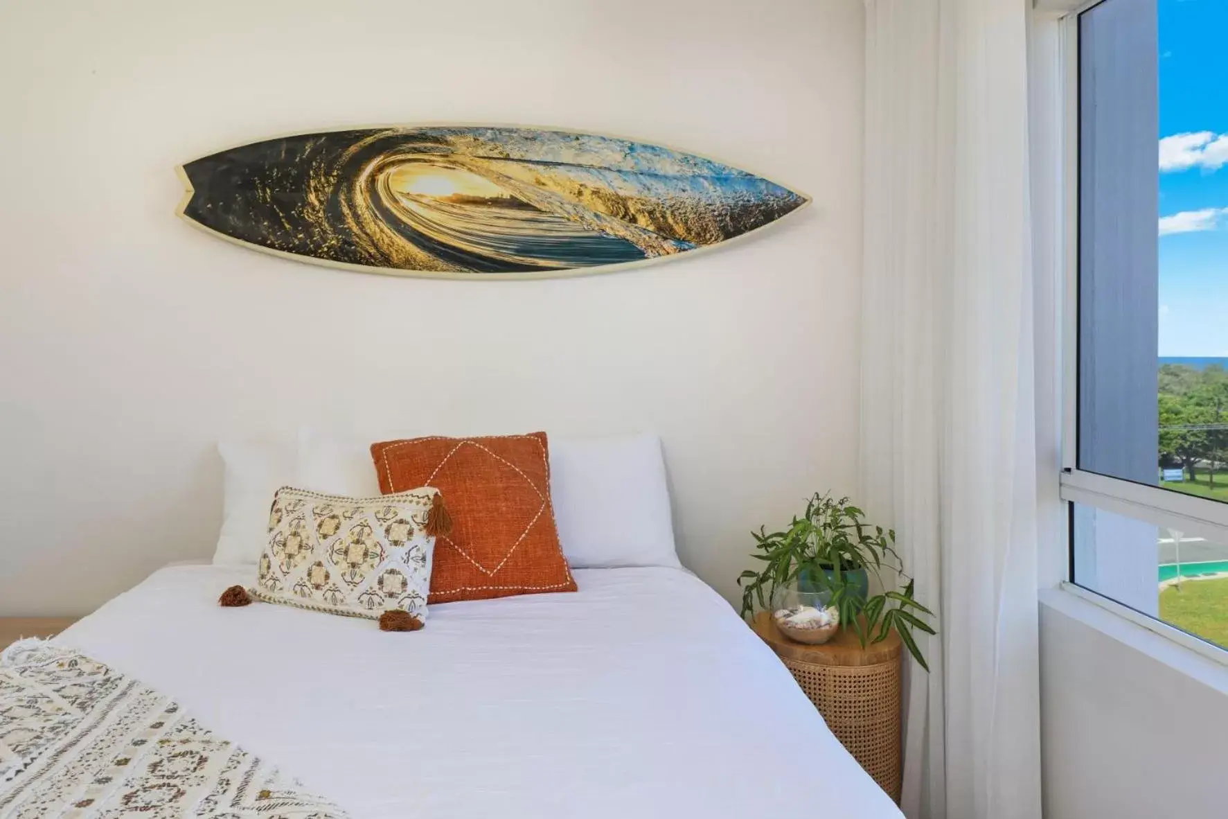 Bedroom, Bed in Beachside Resort Kawana Waters