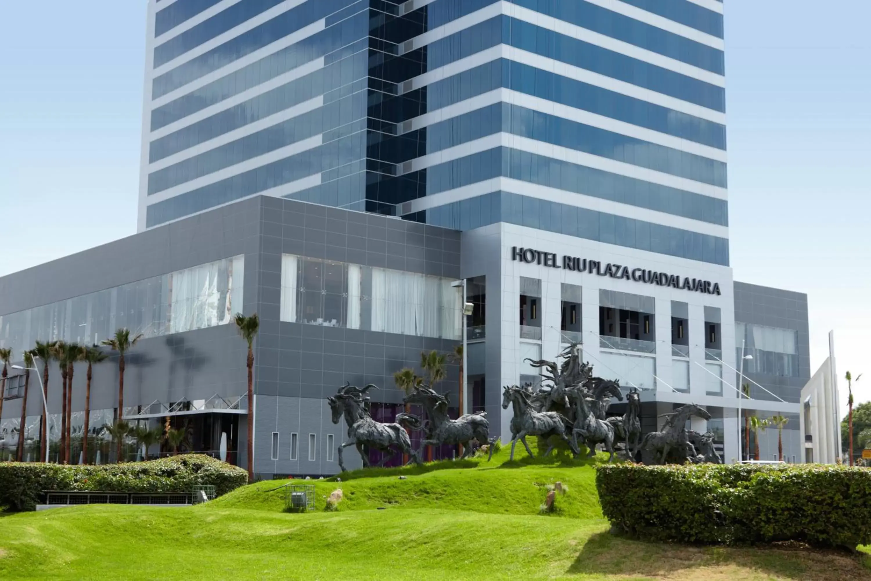 Property building in Riu Plaza Guadalajara Property building in Riu Plaza Guadalajara
