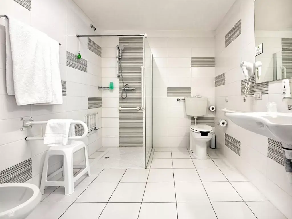 Bathroom in Mercure Milano Agrate Brianza