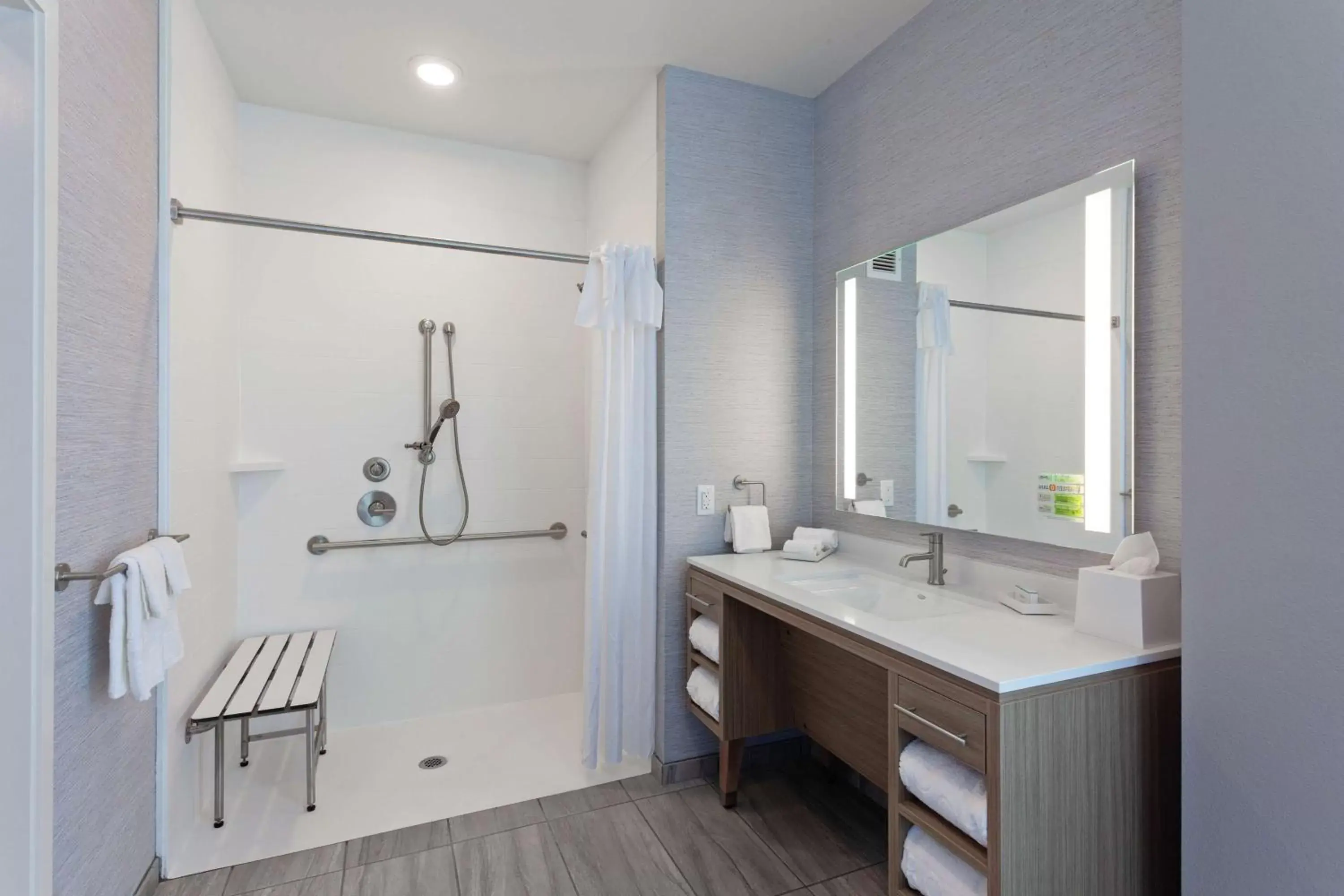 Bathroom in Home2 Suites By Hilton Temecula