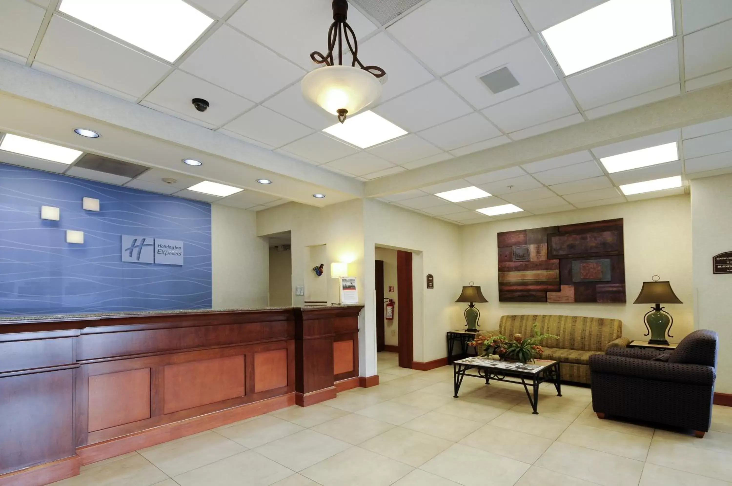 Lobby or reception, Lobby/Reception in Holiday Inn Express & Suites Toluca Zona Aeropuerto, an IHG Hotel