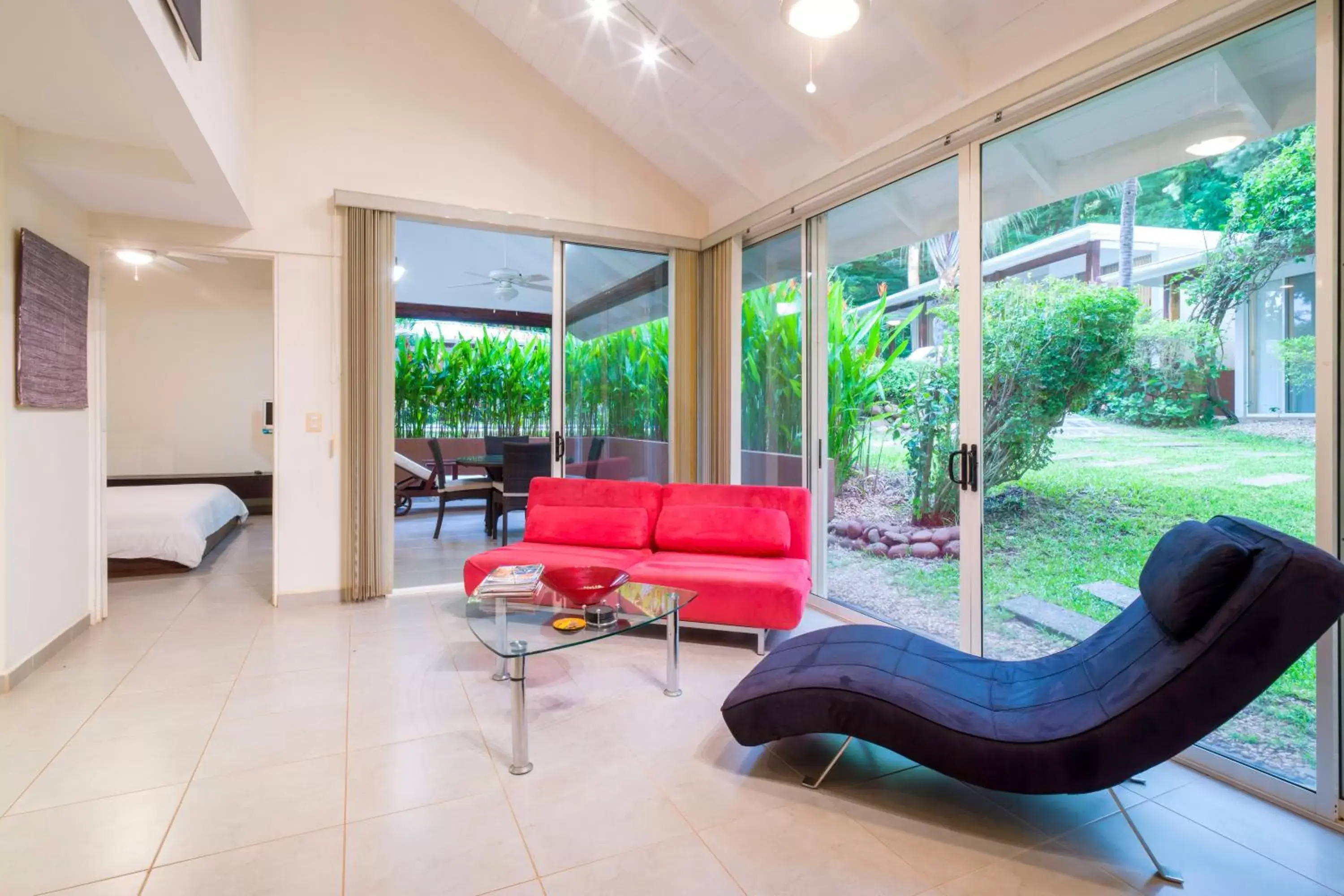 Living room in The Breeze Hotel & Villas