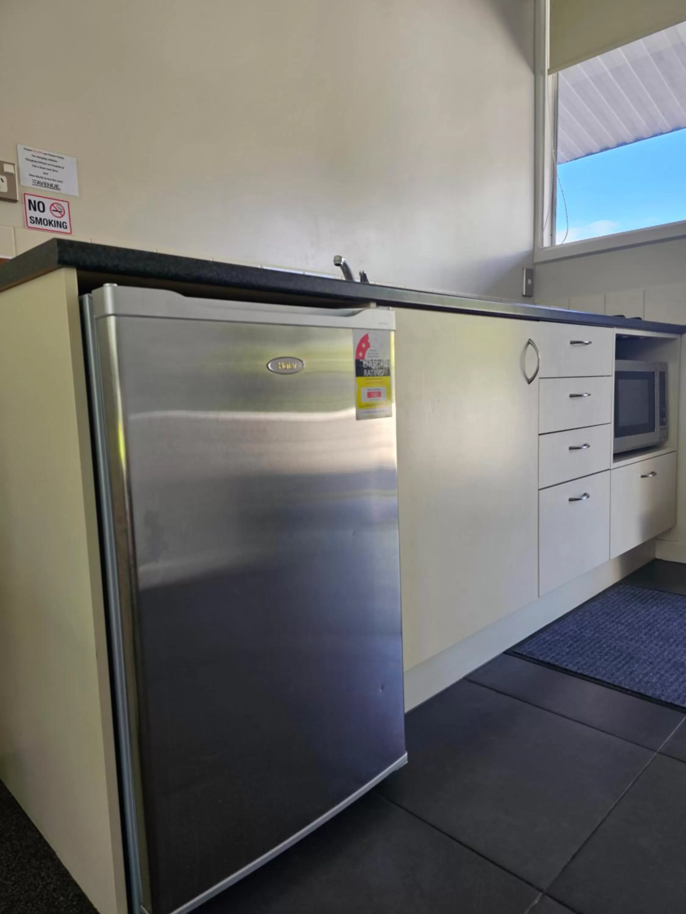 Kitchen or kitchenette in The Avenue