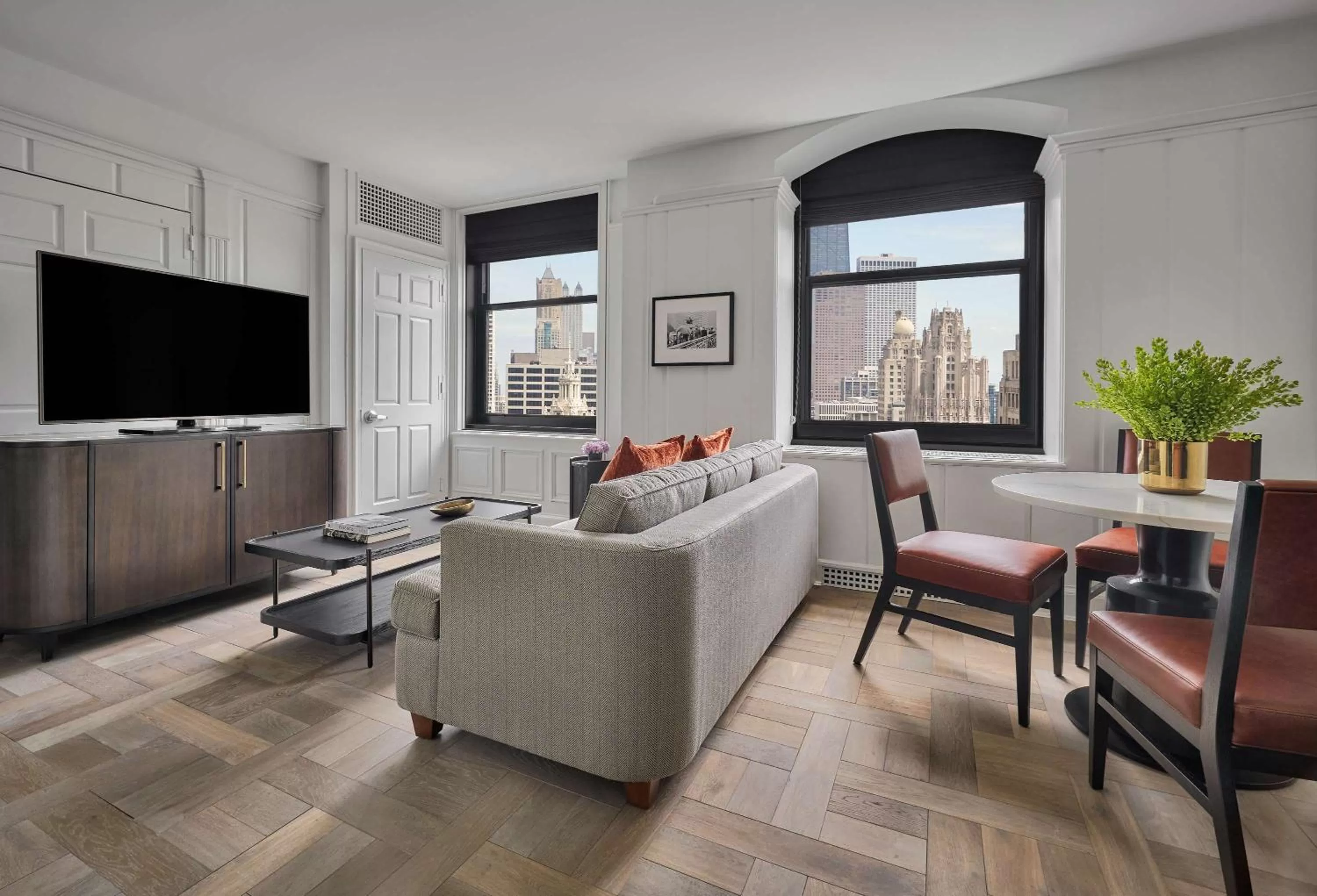 Photo of the whole room in Pendry Chicago