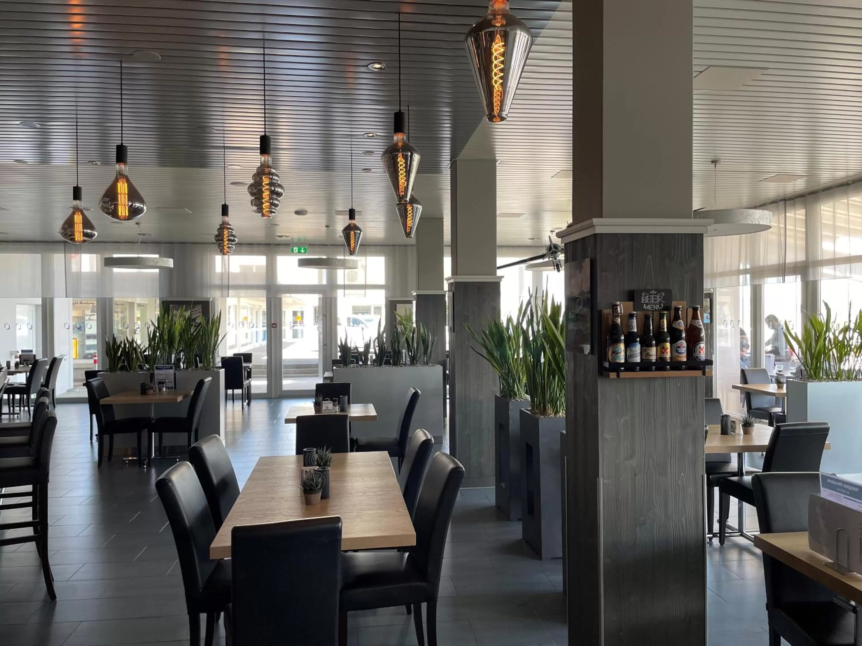 Restaurant/places to eat in Airporthotel Grenchen