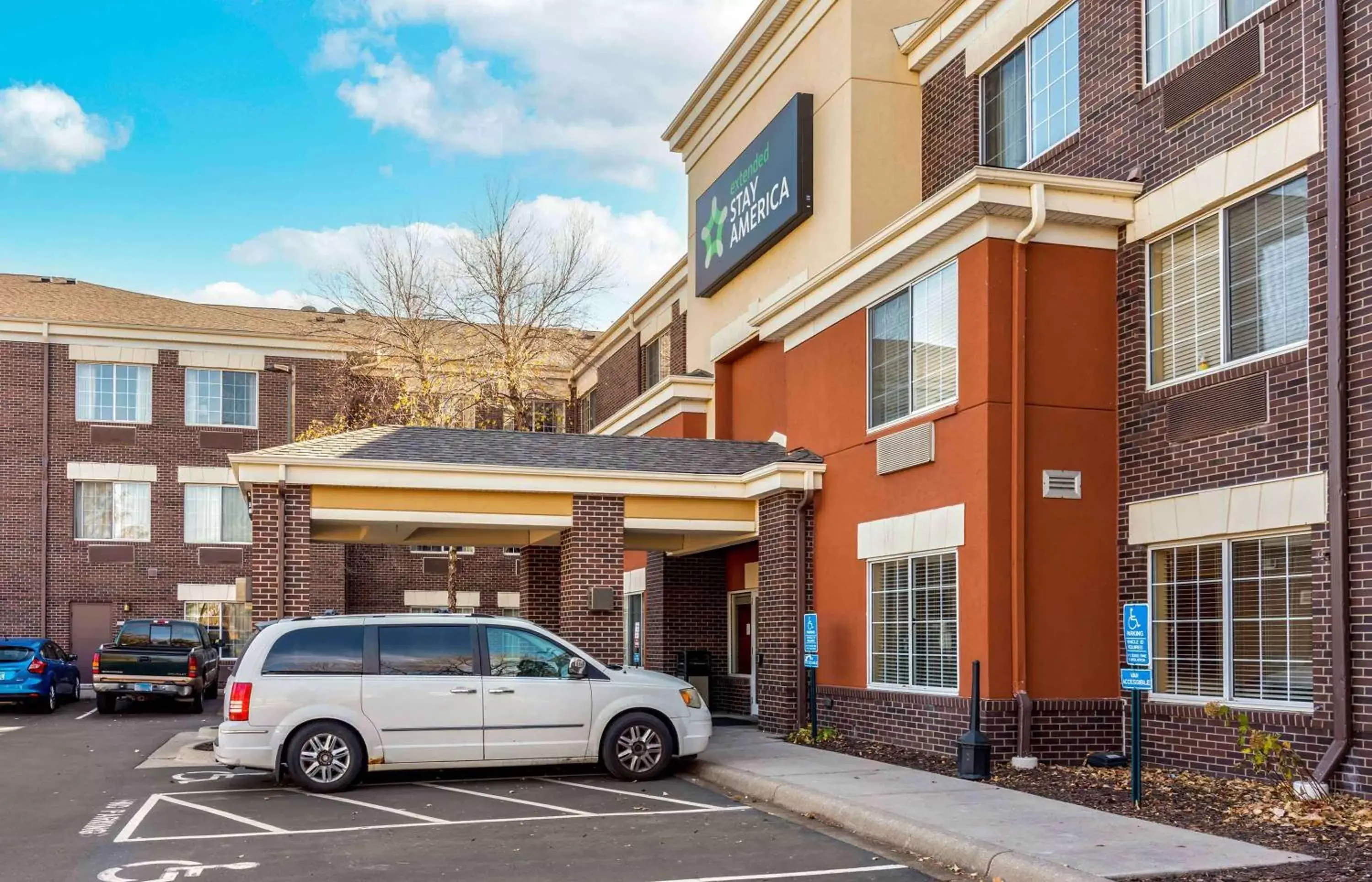 Property Building in Extended Stay America Suites - Minneapolis - Eden Prairie - Technology Drive