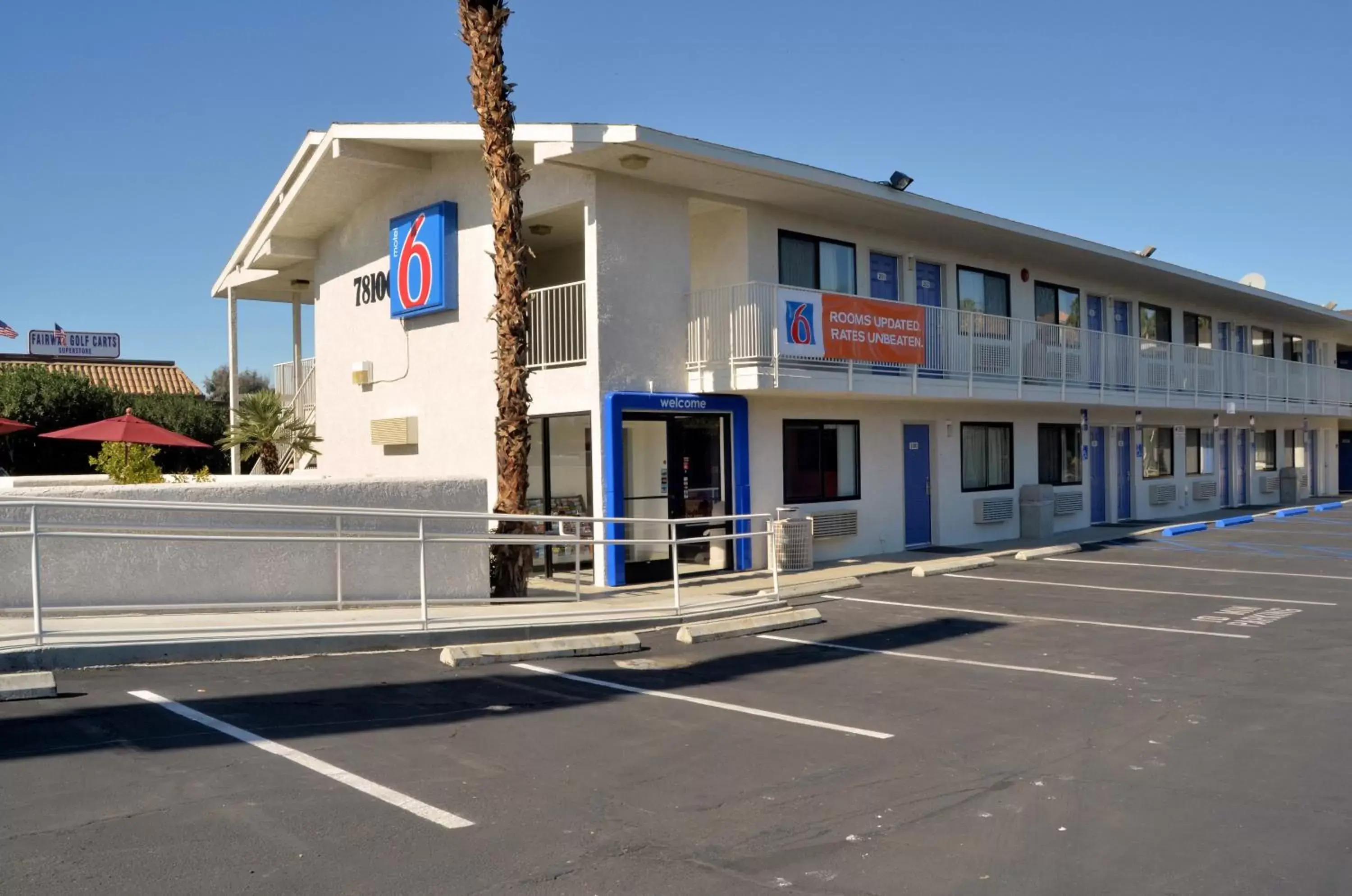 Property Building in Motel 6-Palm Desert, CA - Palm Springs Area