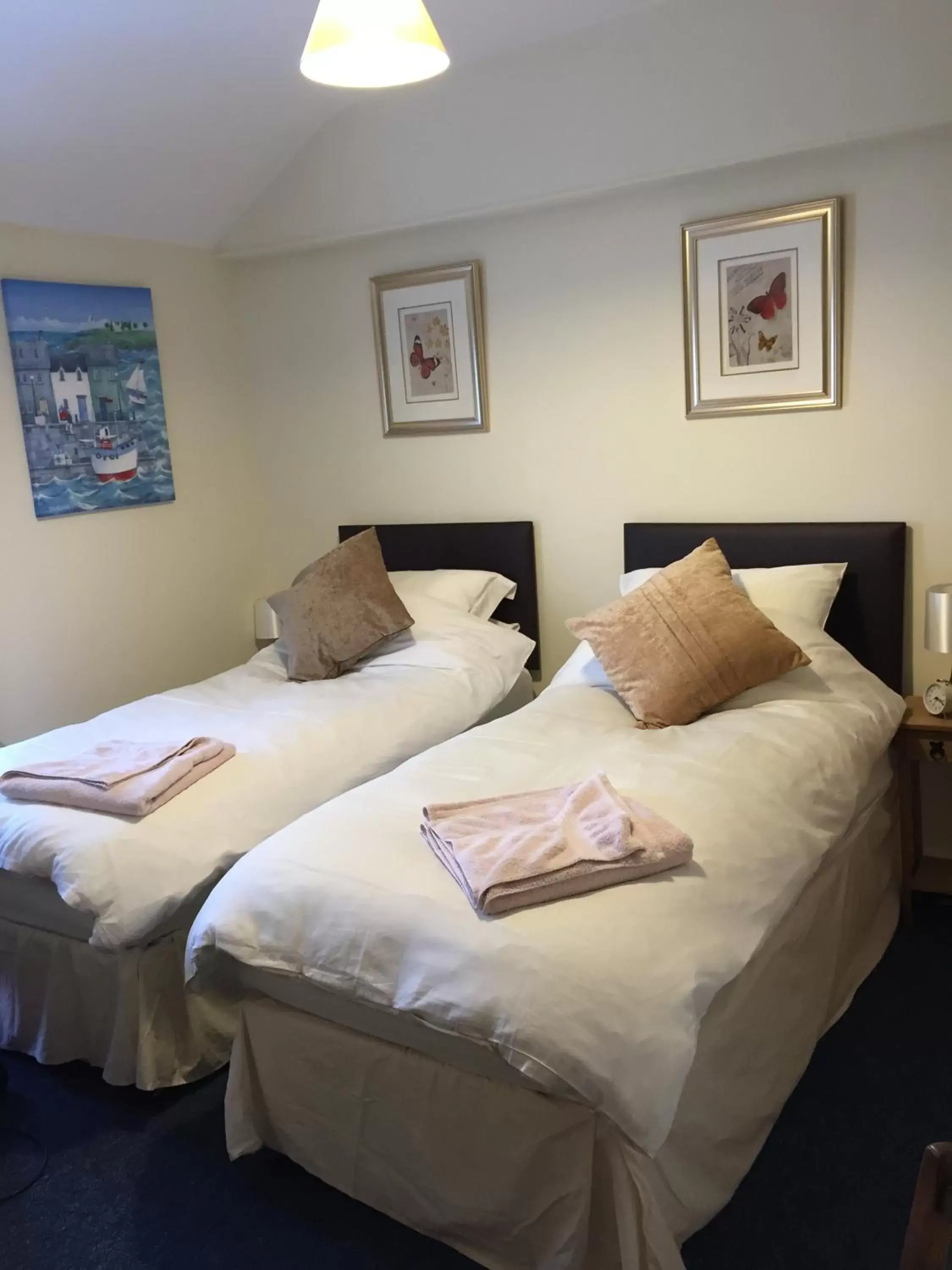 Photo of the whole room, Bed in The New Court Inn