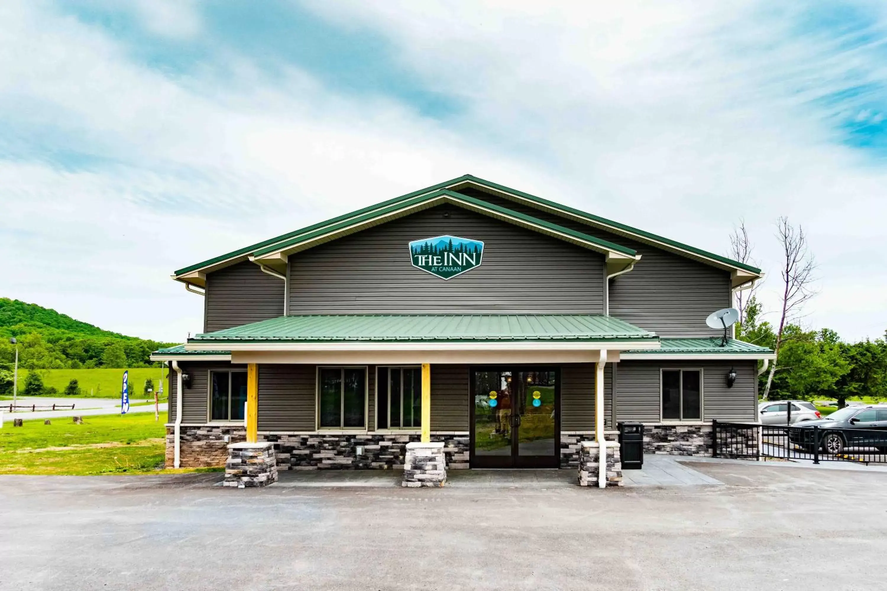 Facade/entrance in The Inn at Canaan