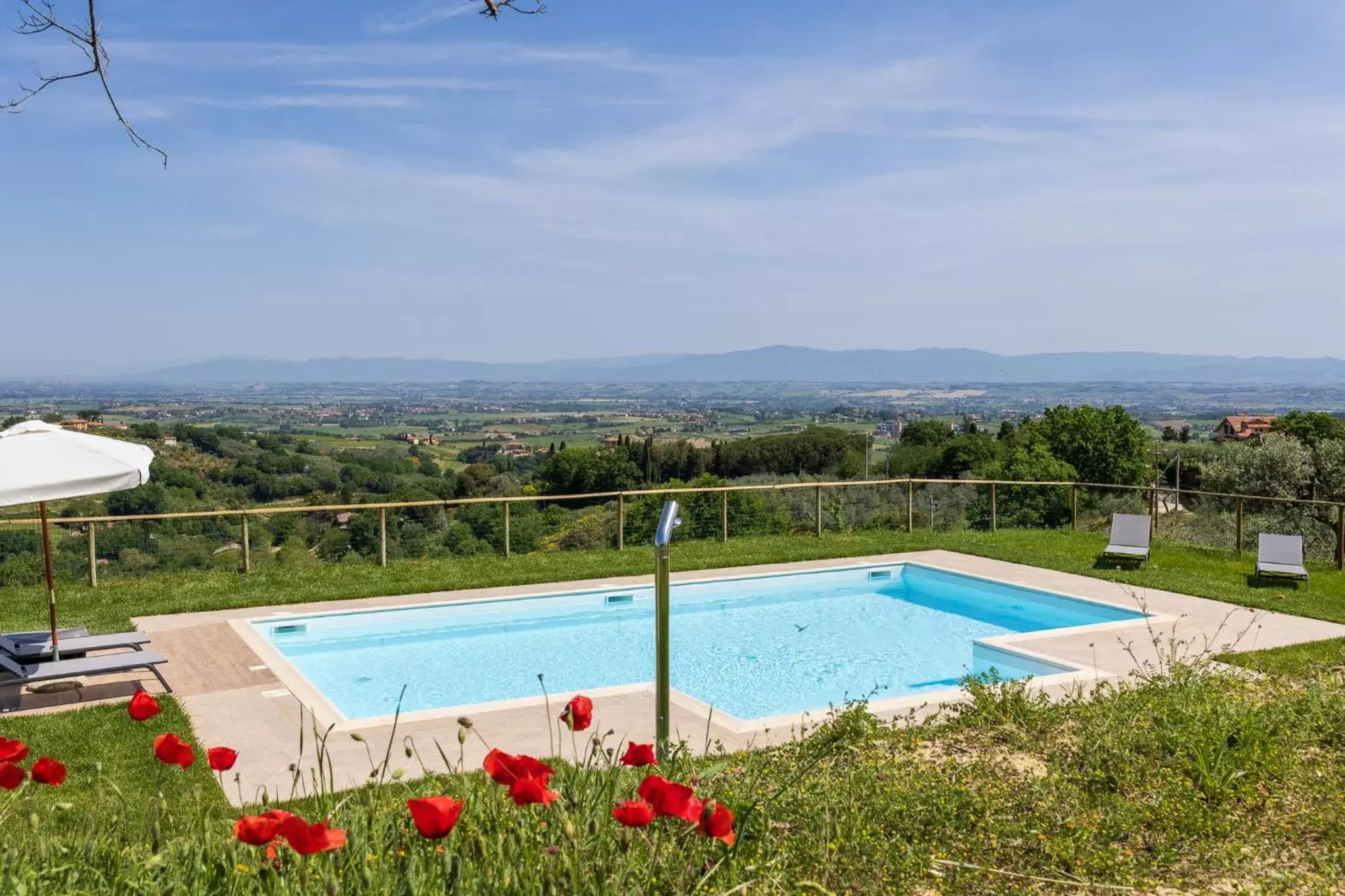 Swimming Pool in B&B FONTERONCONE di KRYVUTA OKSANA