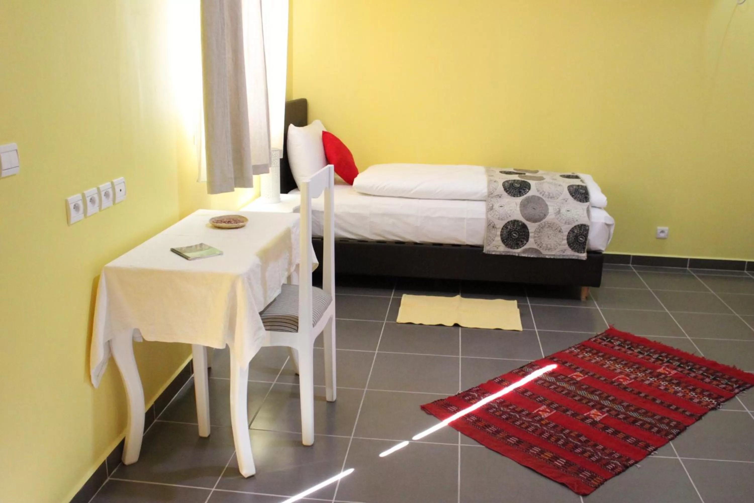 Bedroom, Bed in Auberge Tinit