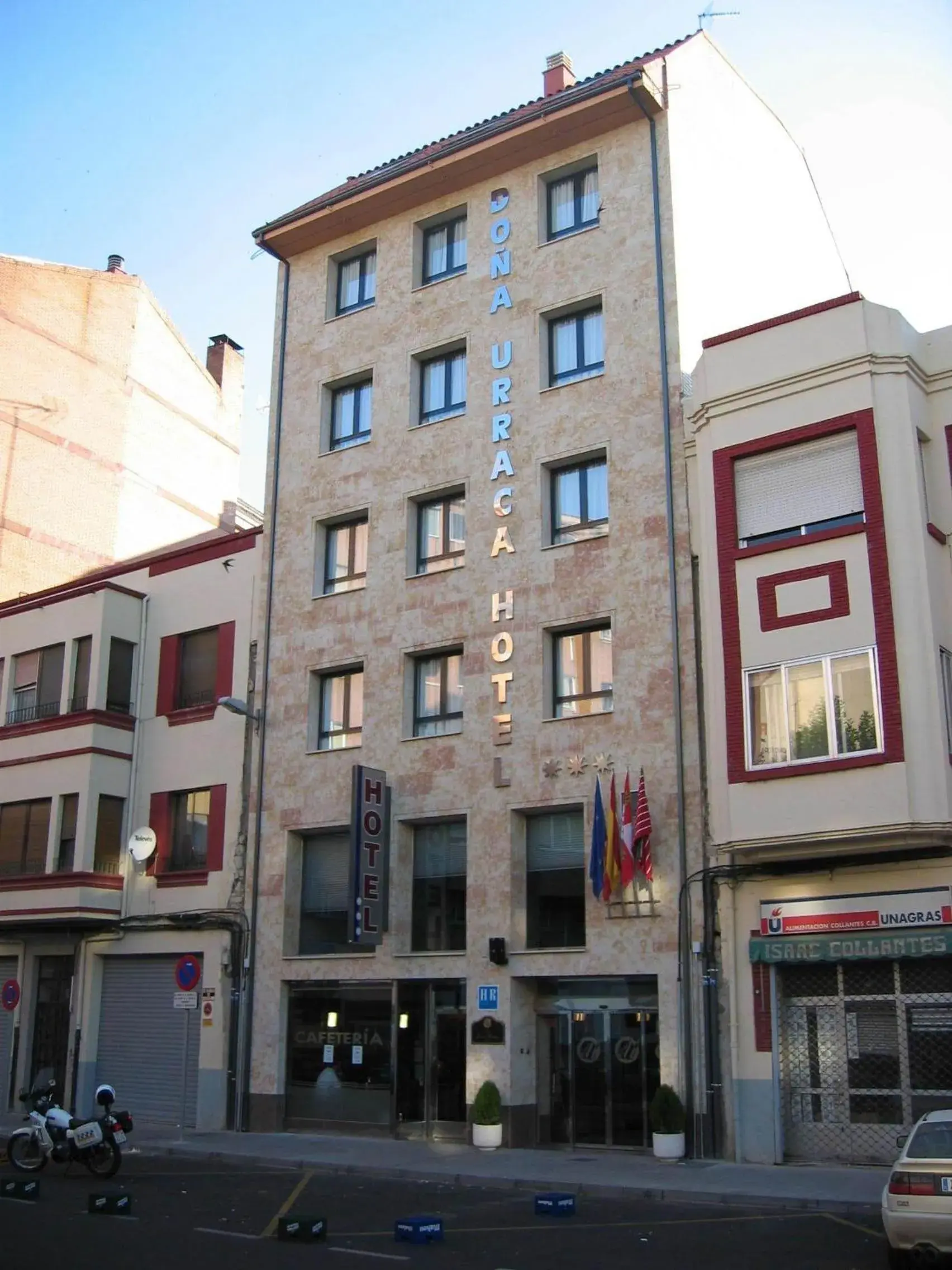 Facade/entrance, Property Building in Hotel Doña Urraca