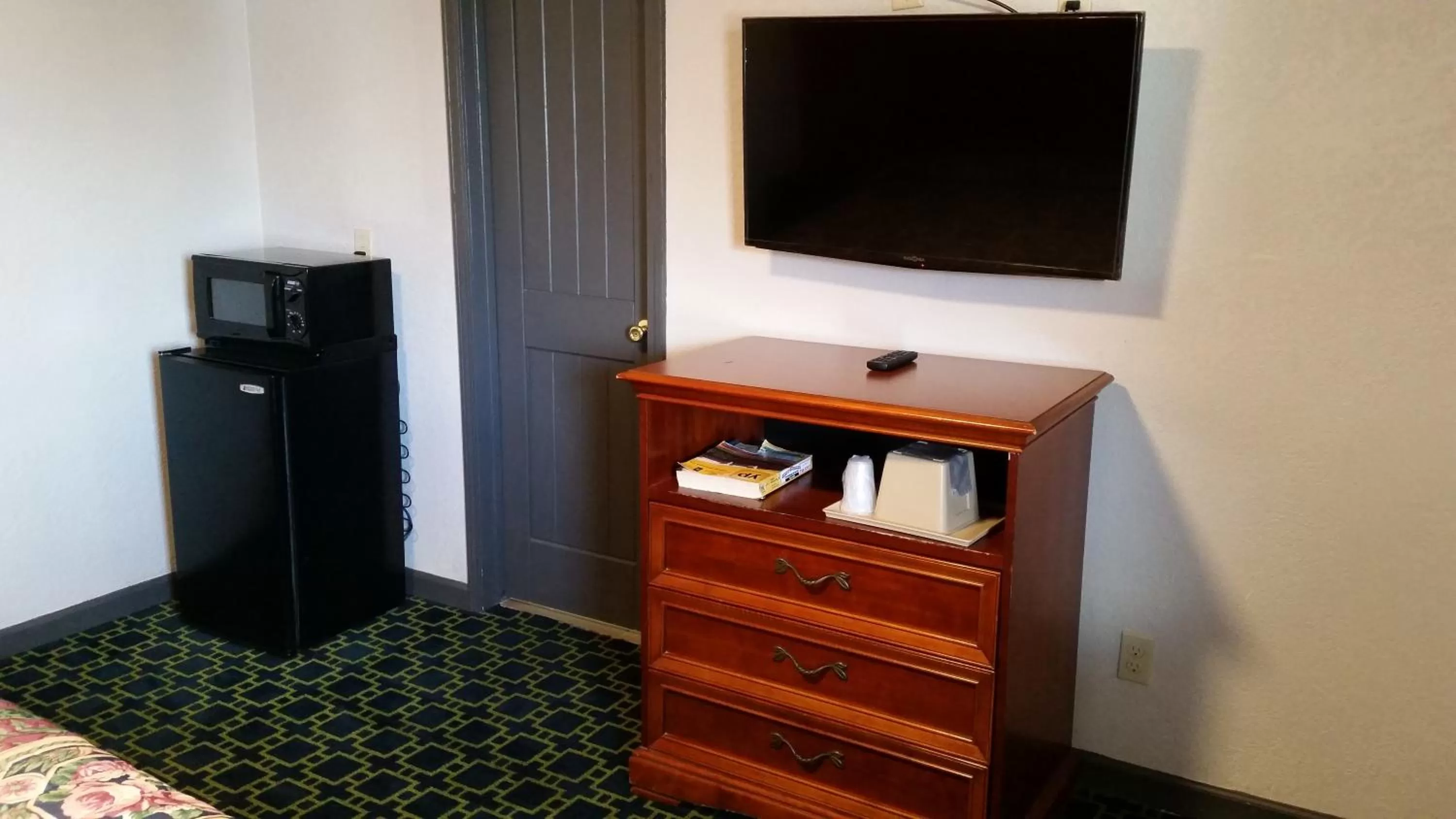 TV and multimedia in Budget Inn El Reno