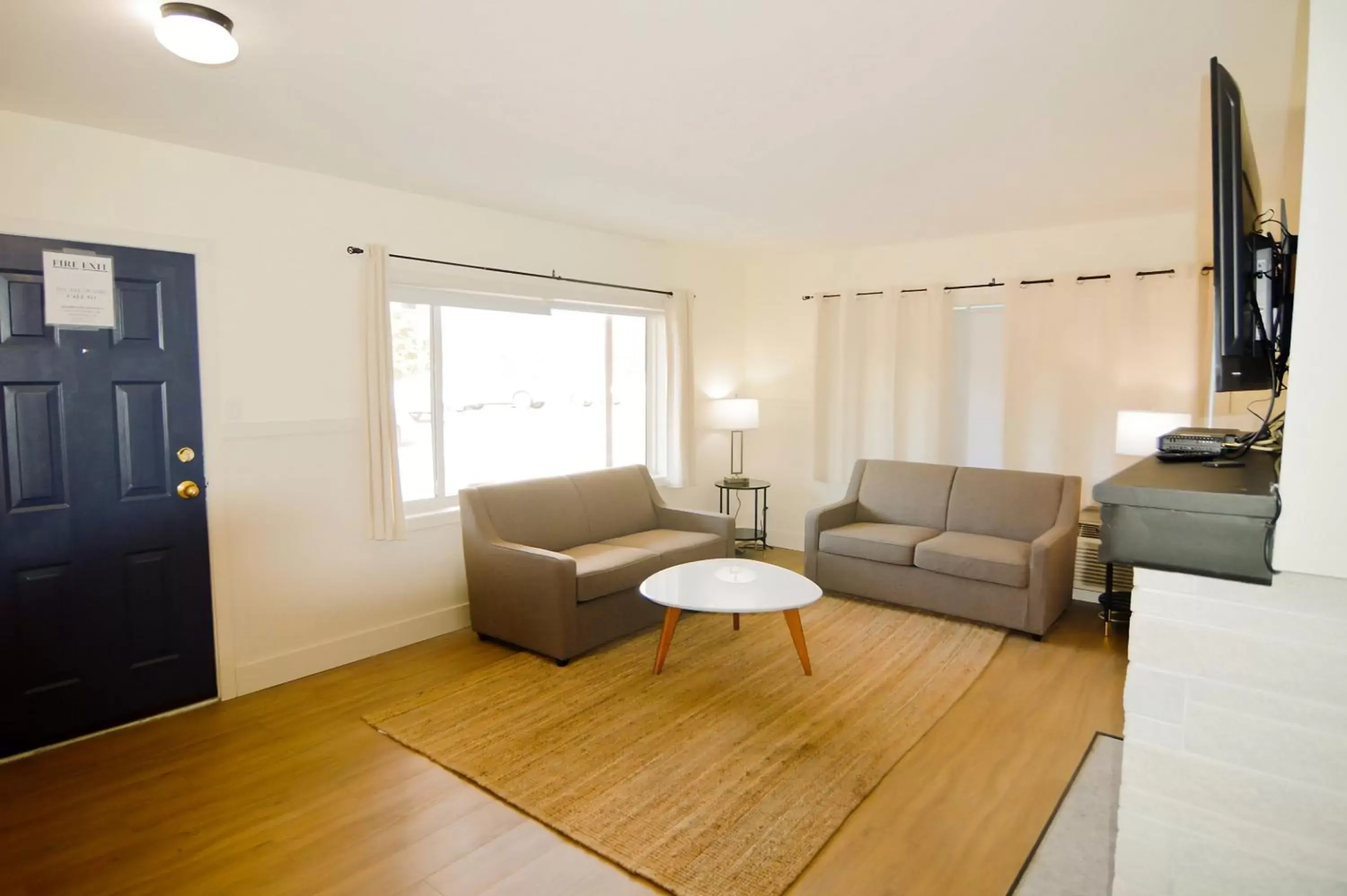 Living room, Seating Area in Shoreline Resort Condominiums