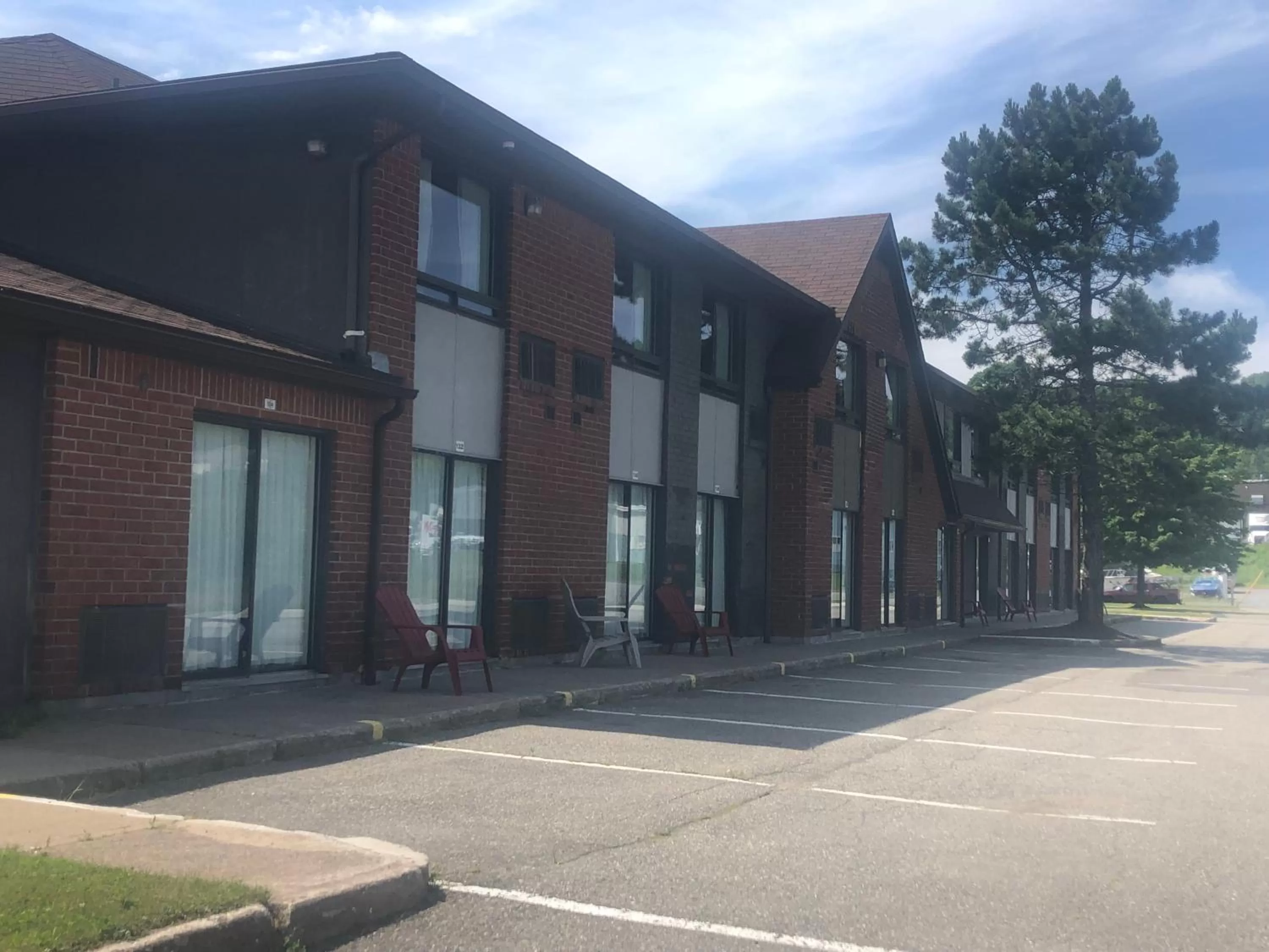 Property building in Rodeway Inn