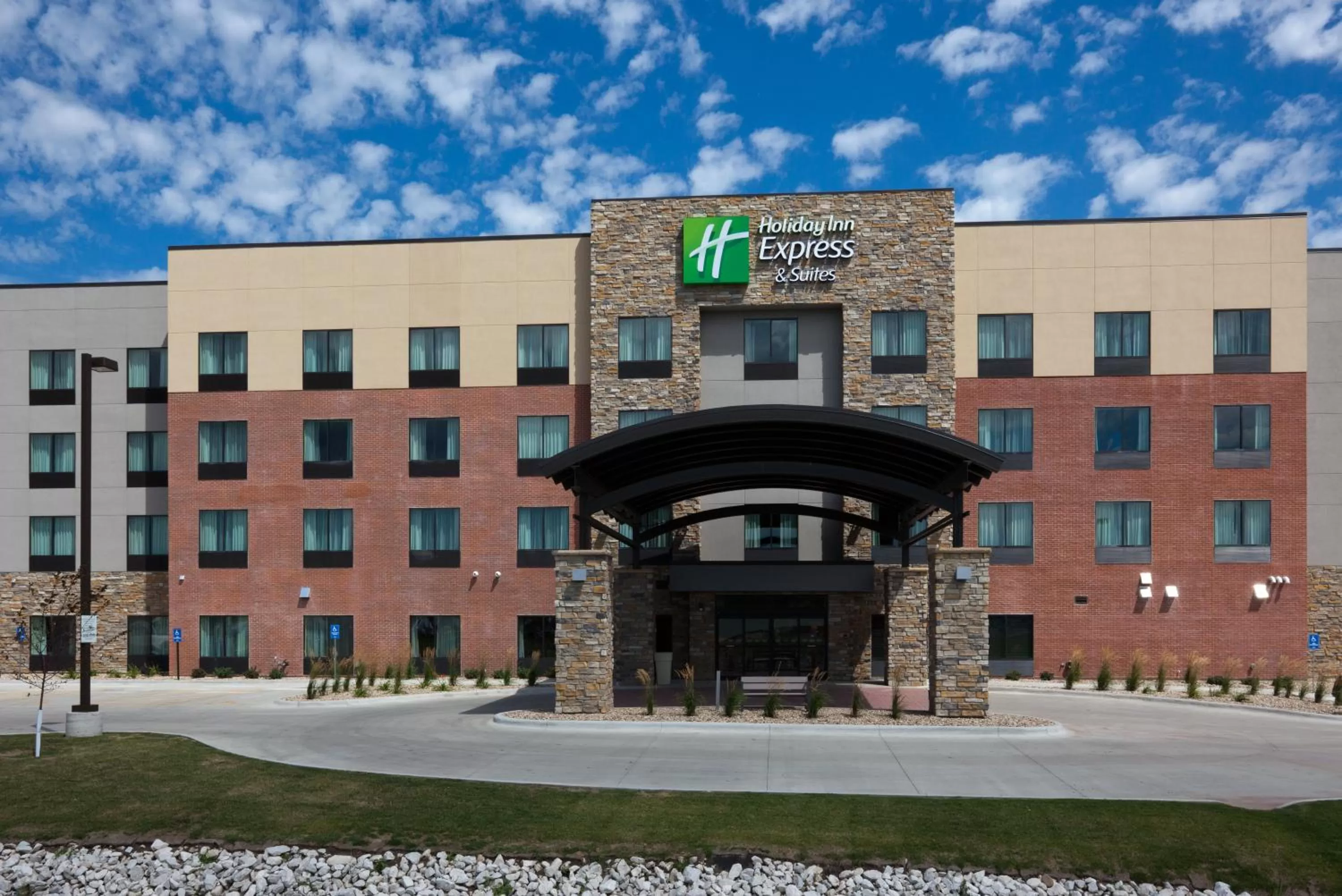 Holiday Inn Express & Suites Fort Dodge by IHG