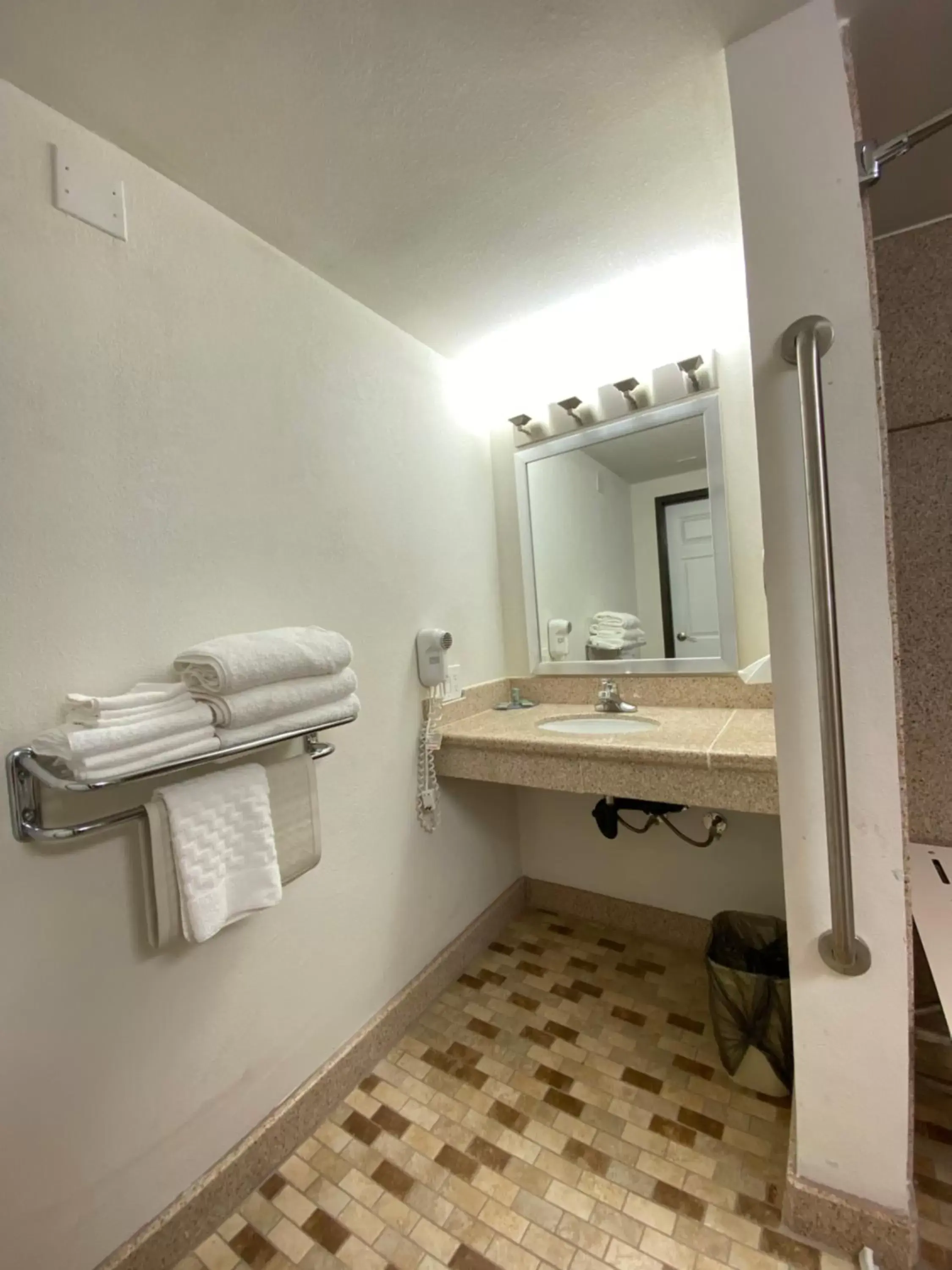 Other, Bathroom in Best Western Antelope Inn & Suites