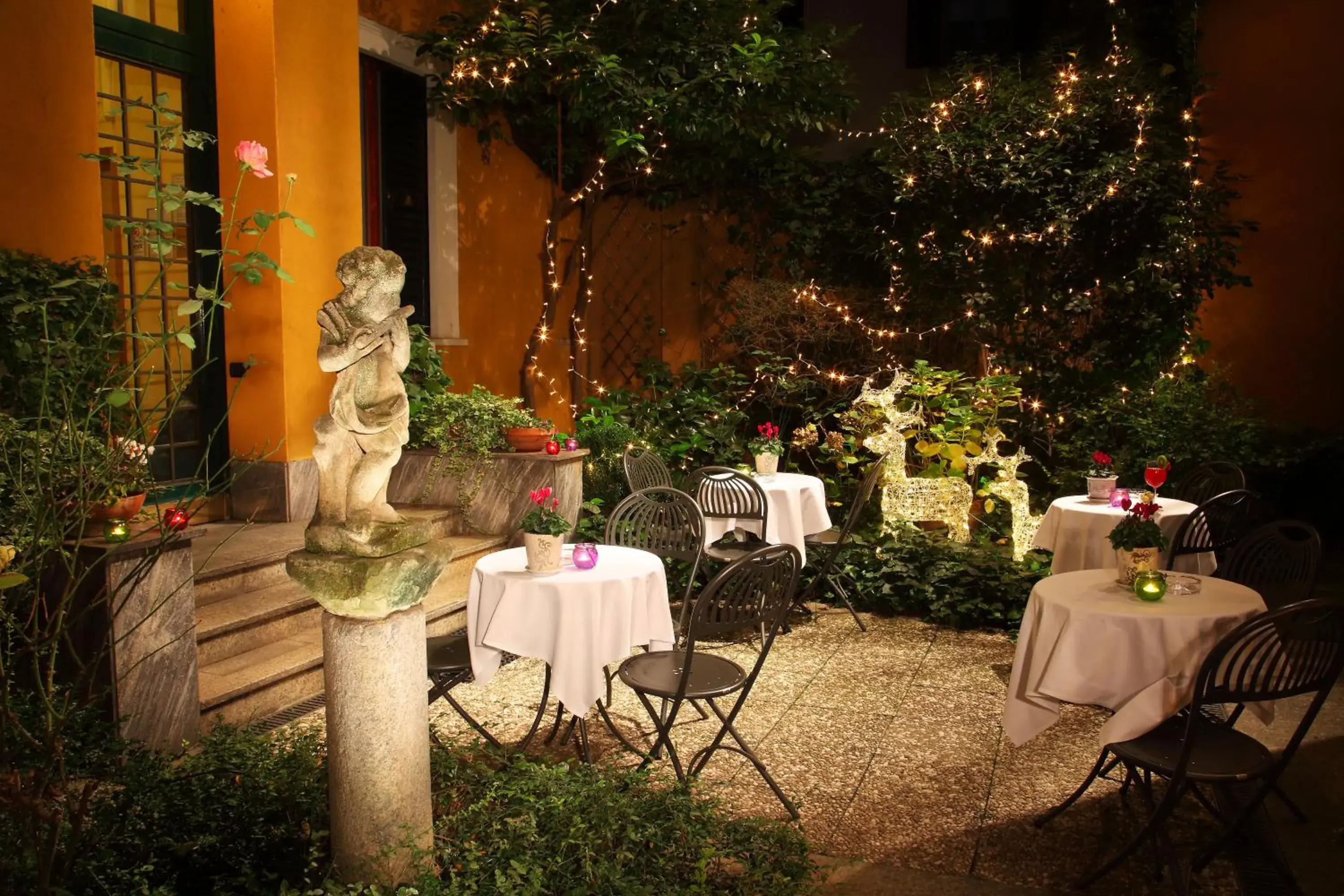 Garden in Hotel Sanpi Milano