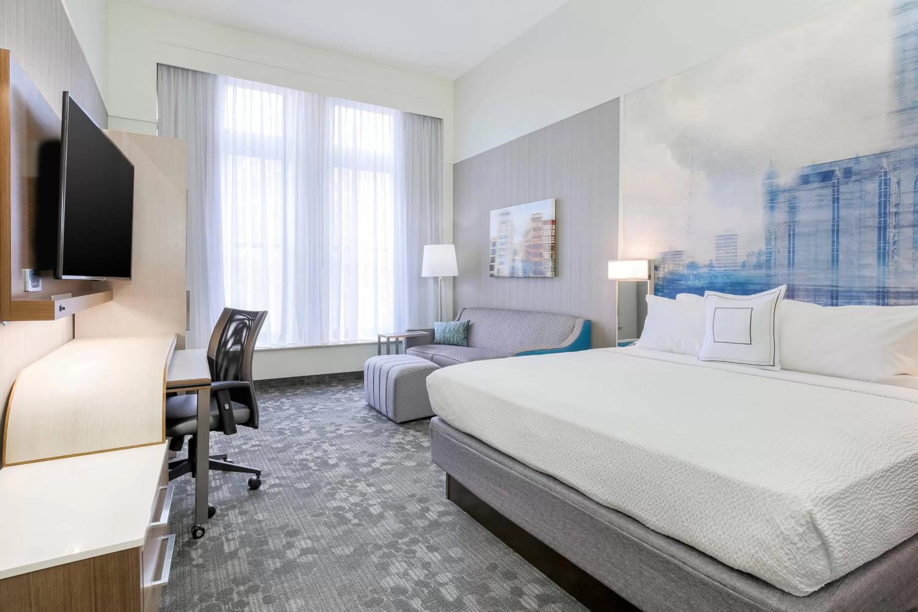 Photo of the whole room, Bed in Courtyard by Marriott Pittsburgh Downtown