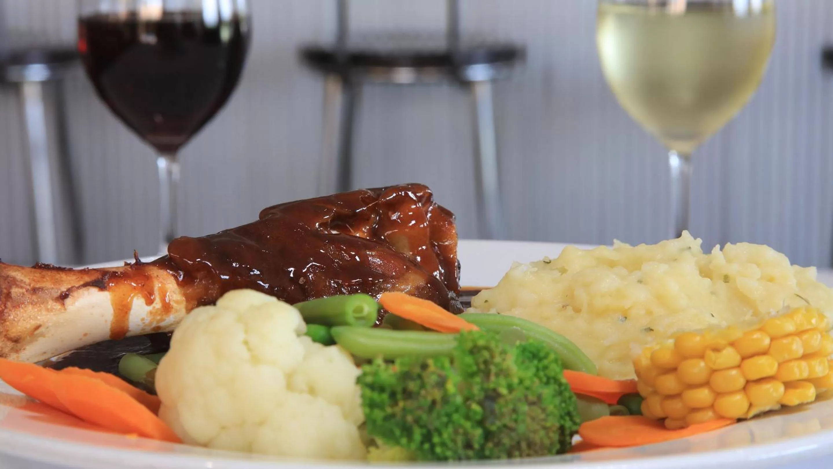 Country Roads Motor Inn