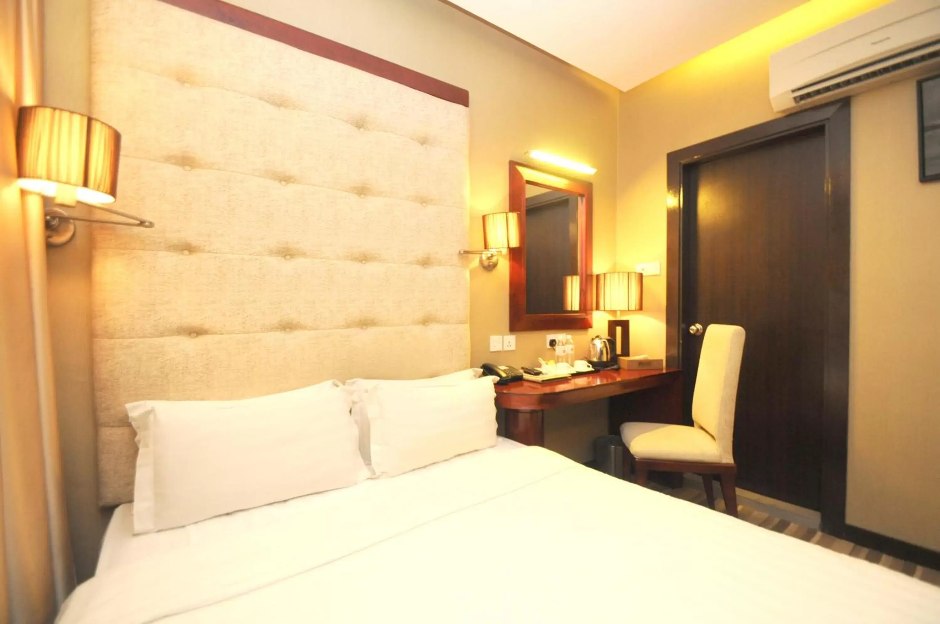 Photo of the whole room, Bed in Celyn City Hotel Photo of the whole room, Bed in Celyn City Hotel