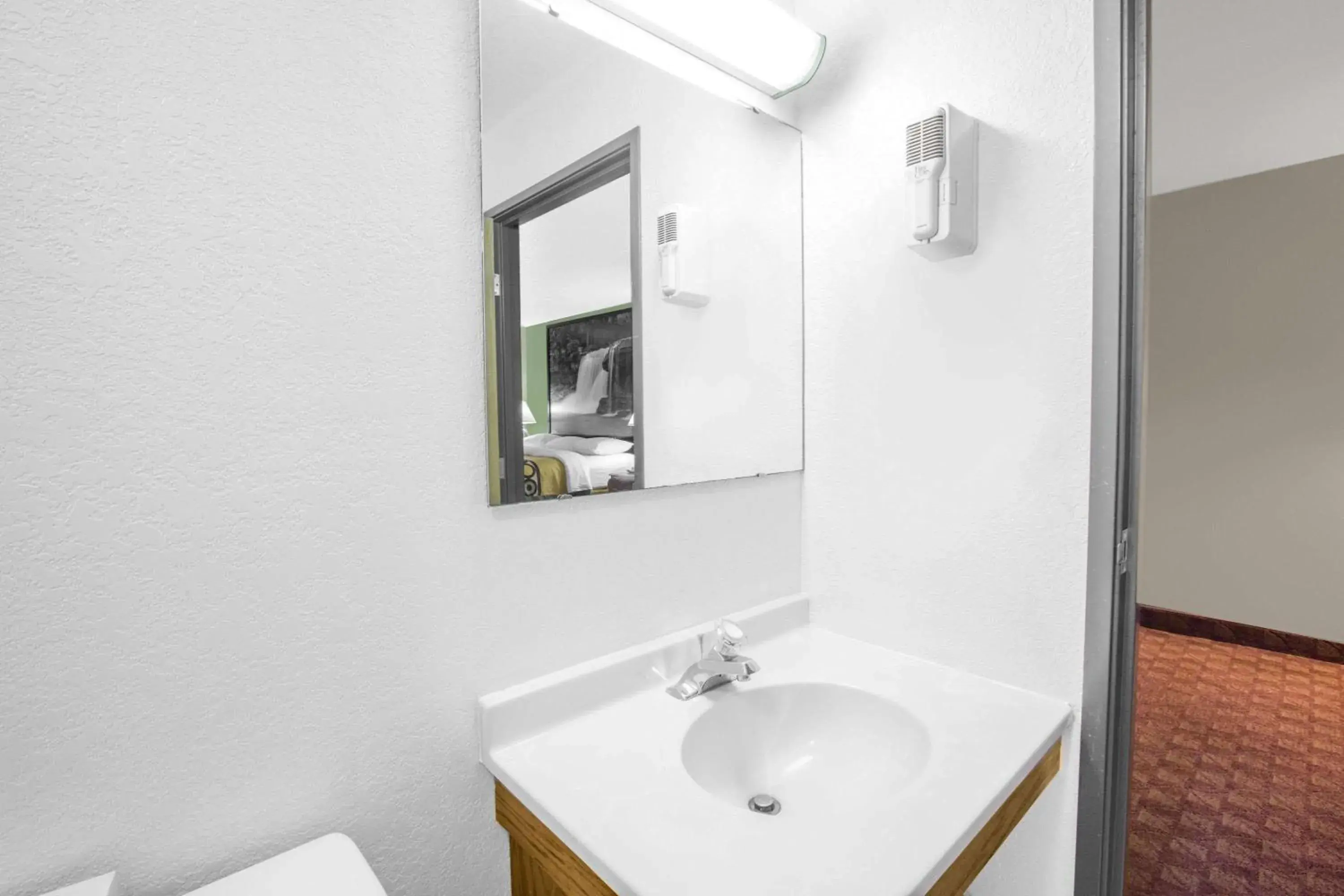 Bathroom in Super 8 by Wyndham Howe