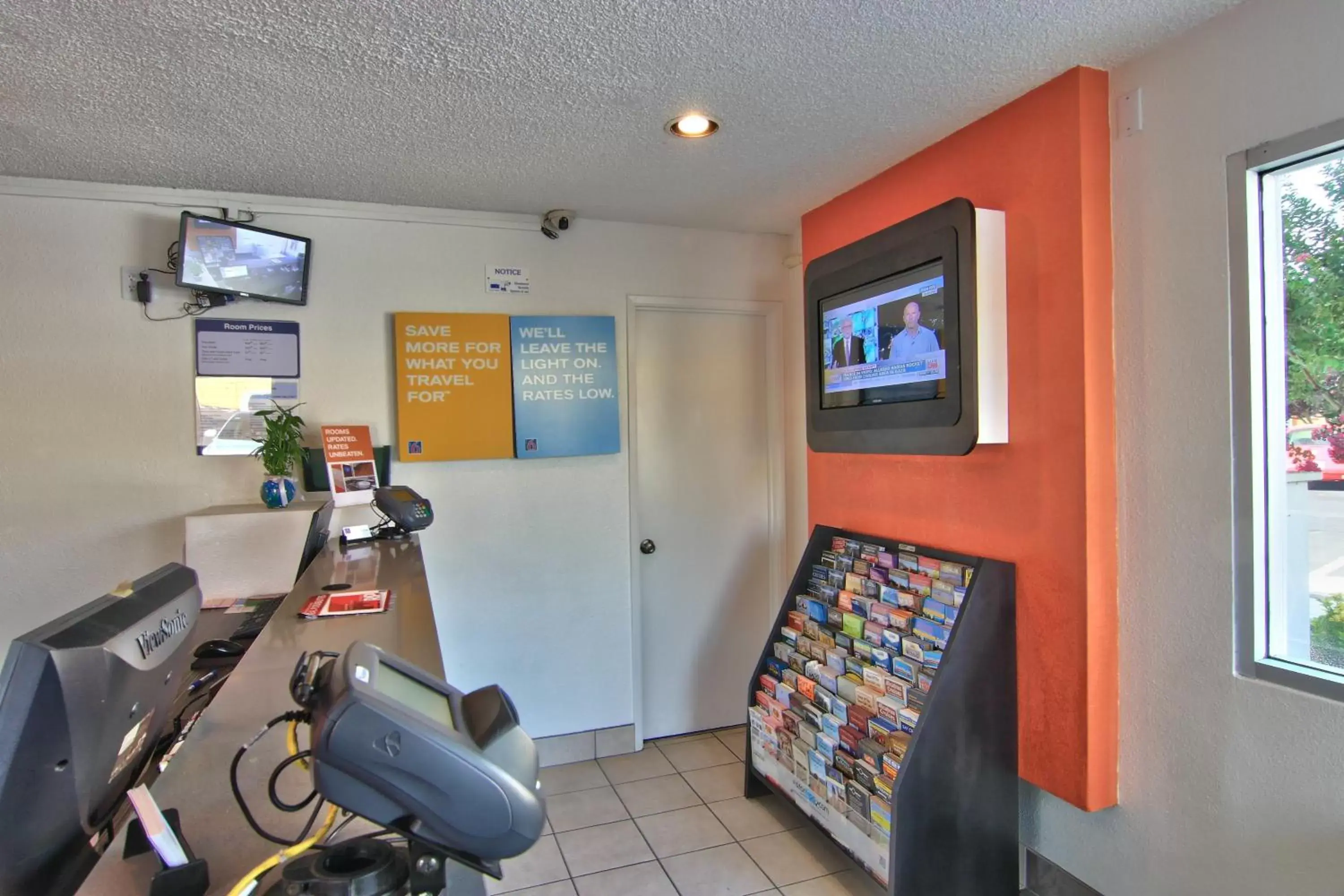 Lobby or reception, Fitness Center/Facilities in Motel 6-Sacramento, CA - Old Sacramento North