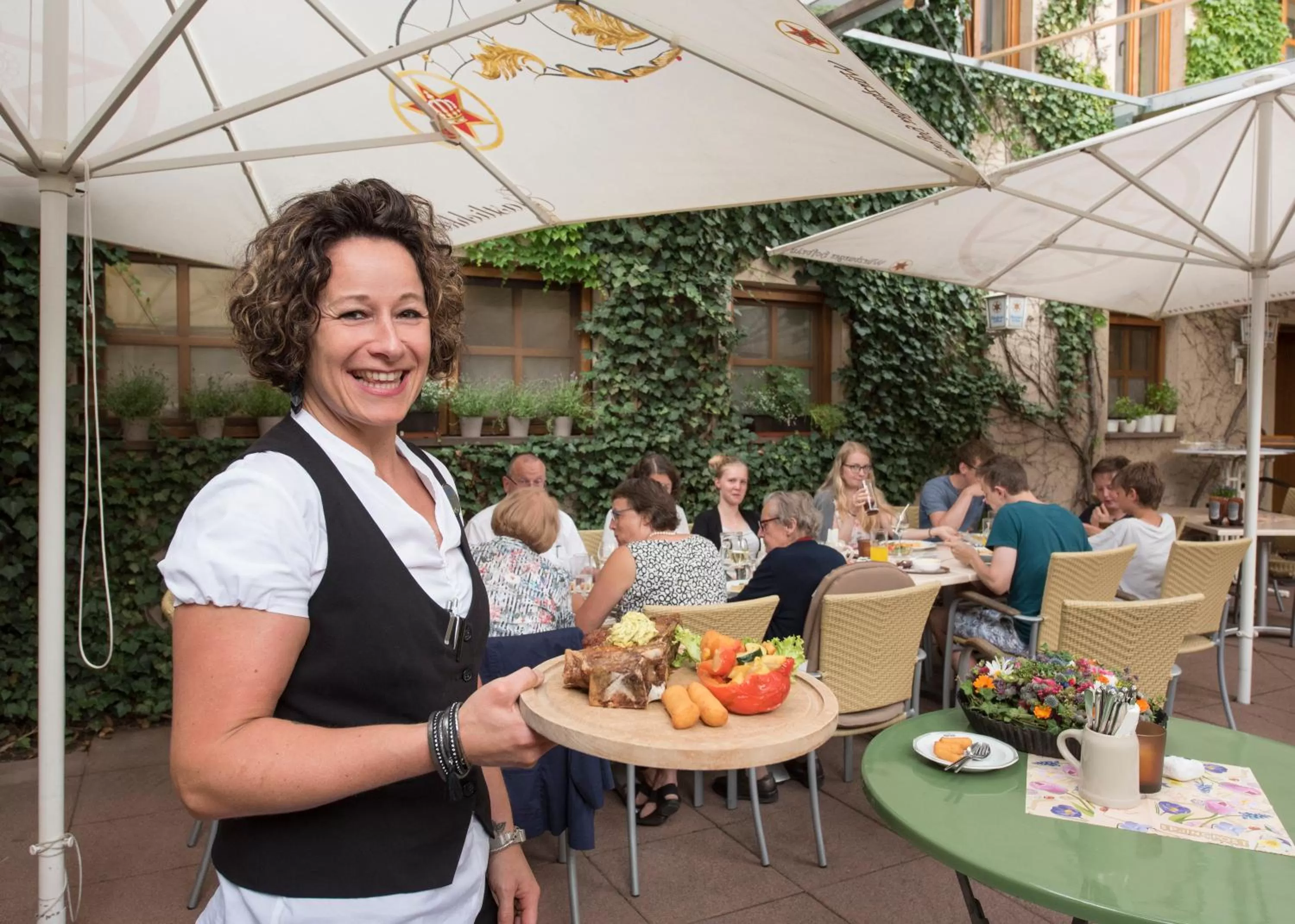 Restaurant/places to eat in AKZENT Hotel Krone