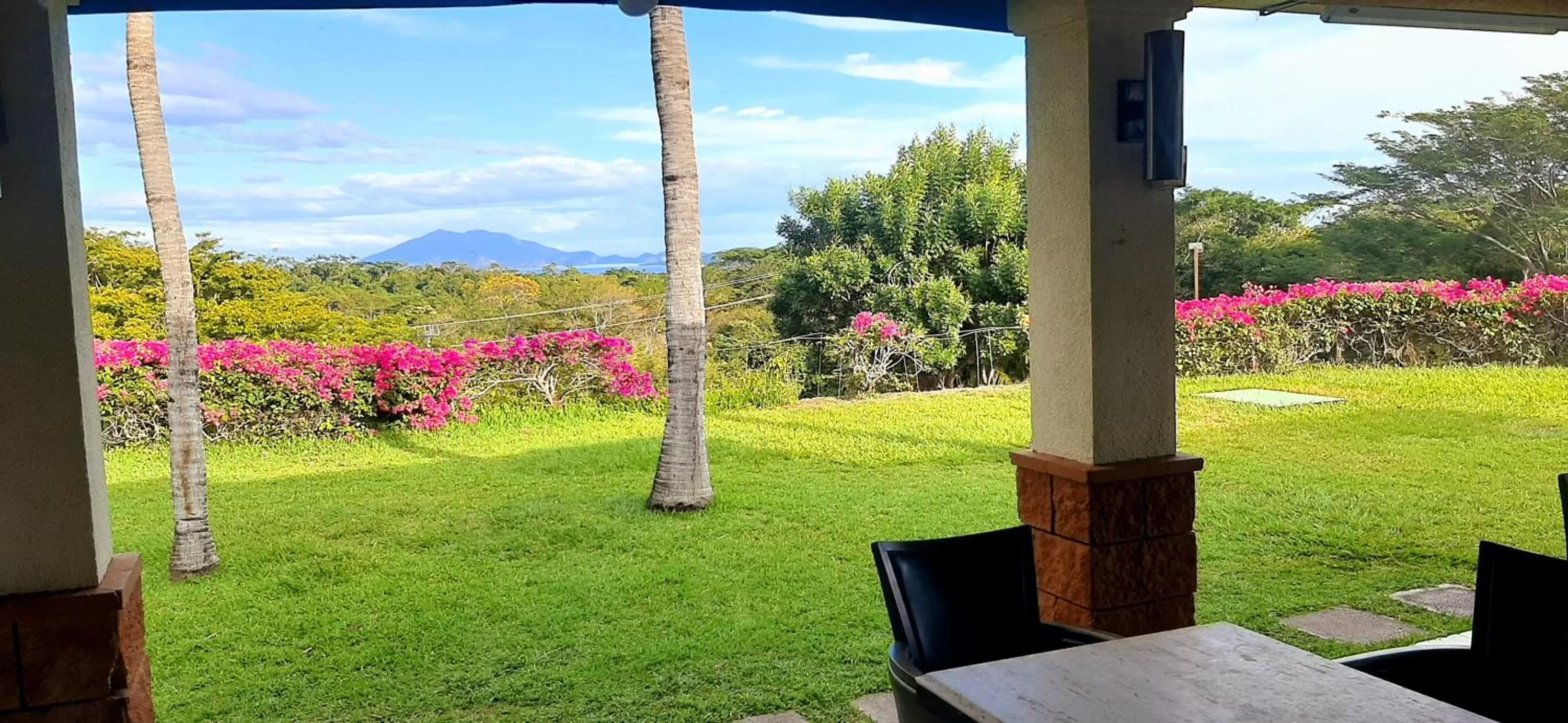 Restaurant/places to eat in Comfort Inn Real La Union