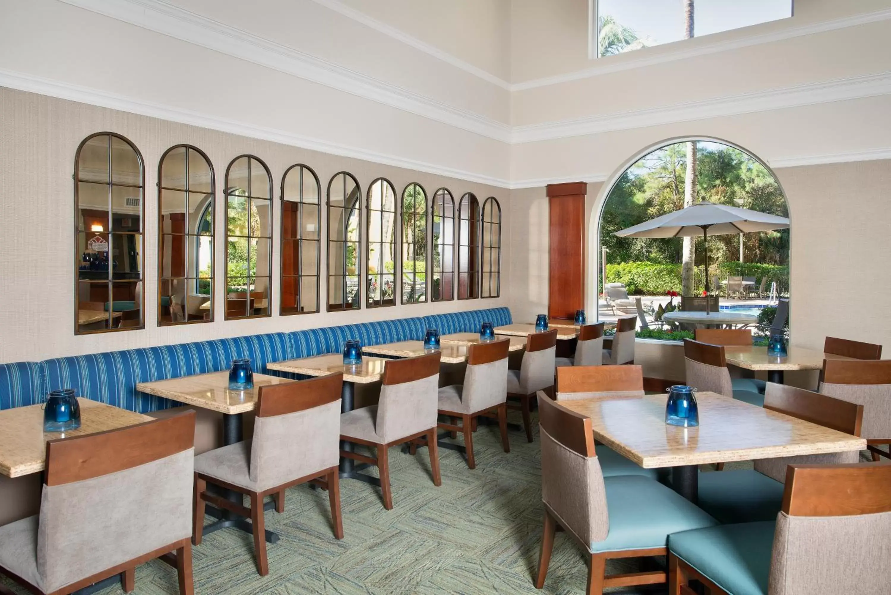 Lounge or bar, Restaurant/Places to Eat in Hawthorn Suites by Wyndham Naples