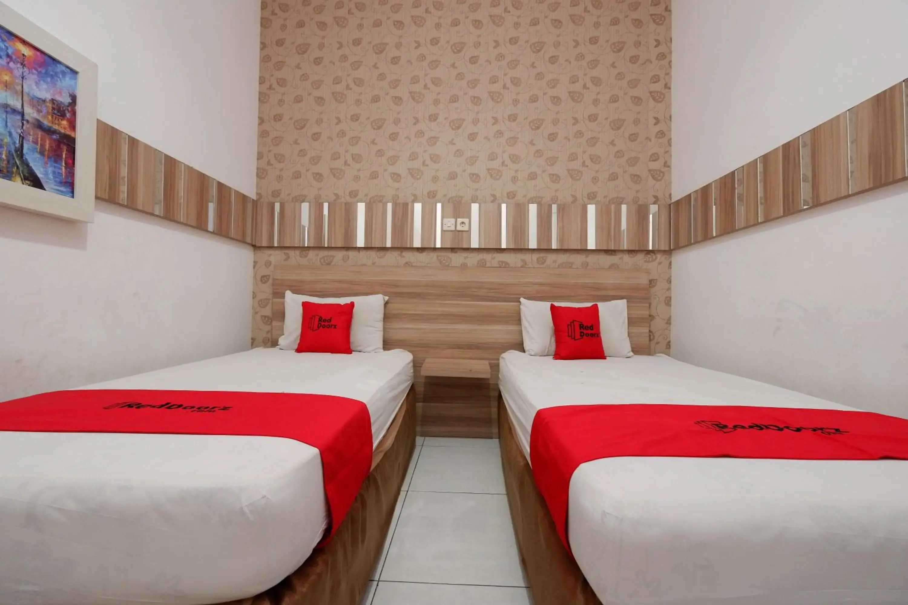 Bedroom, Bed in RedDoorz near Plaza Simpang Lima