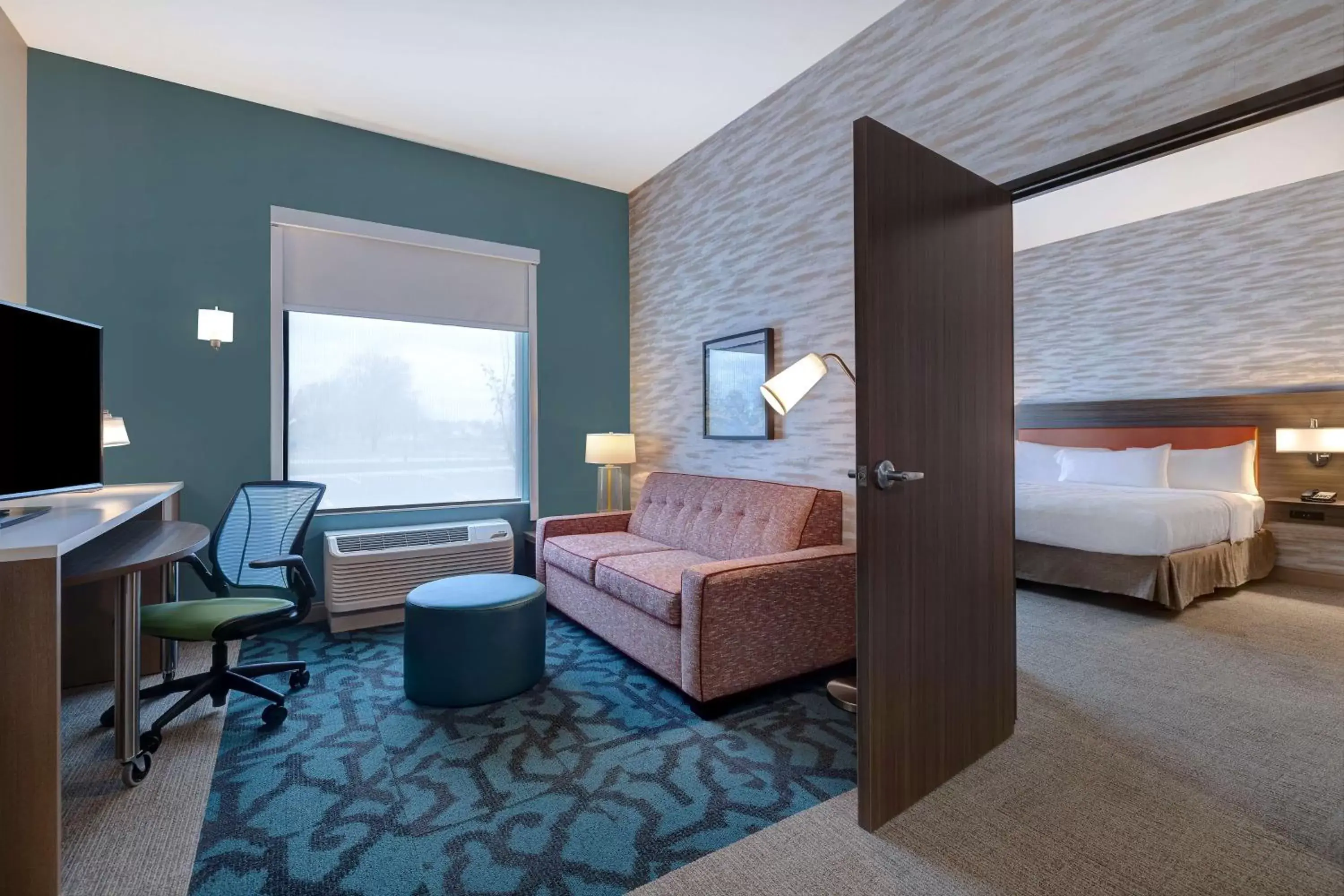 Bedroom in Home2 Suites By Hilton DeKalb