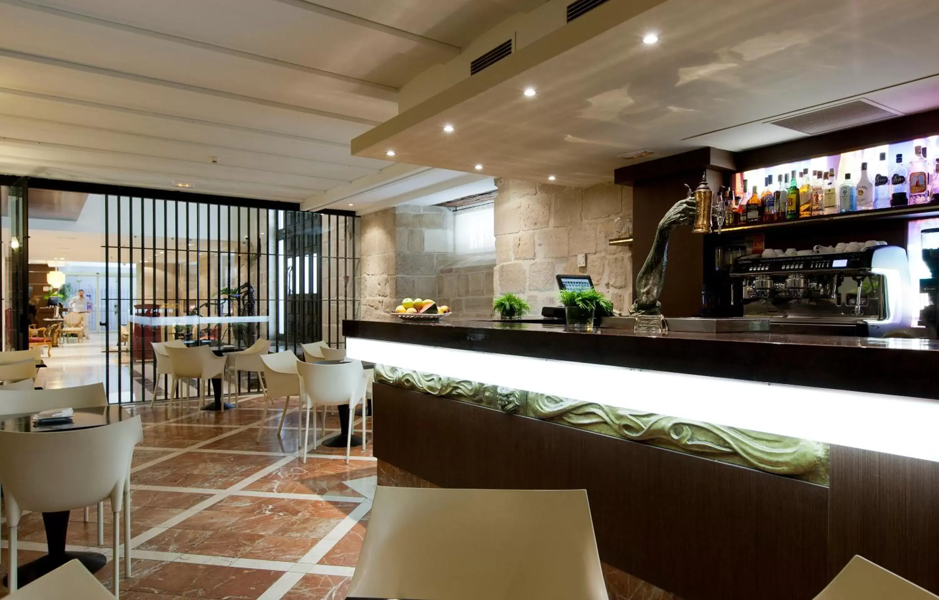 Lounge or bar, Lounge/Bar in Palacio de los Blasones Suites