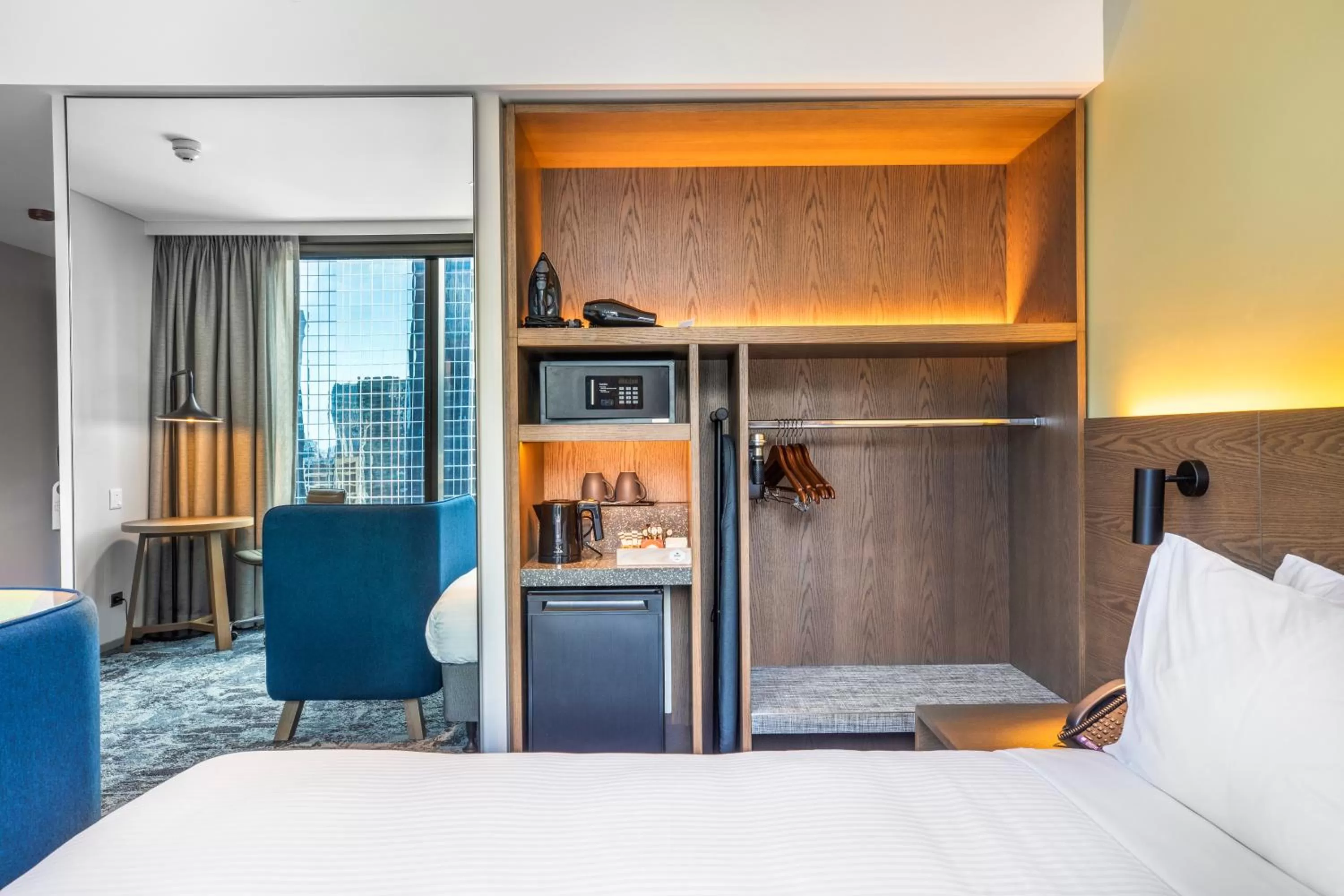 Coffee/tea facilities, Bed in Holiday Inn Express Melbourne Little Collins by IHG