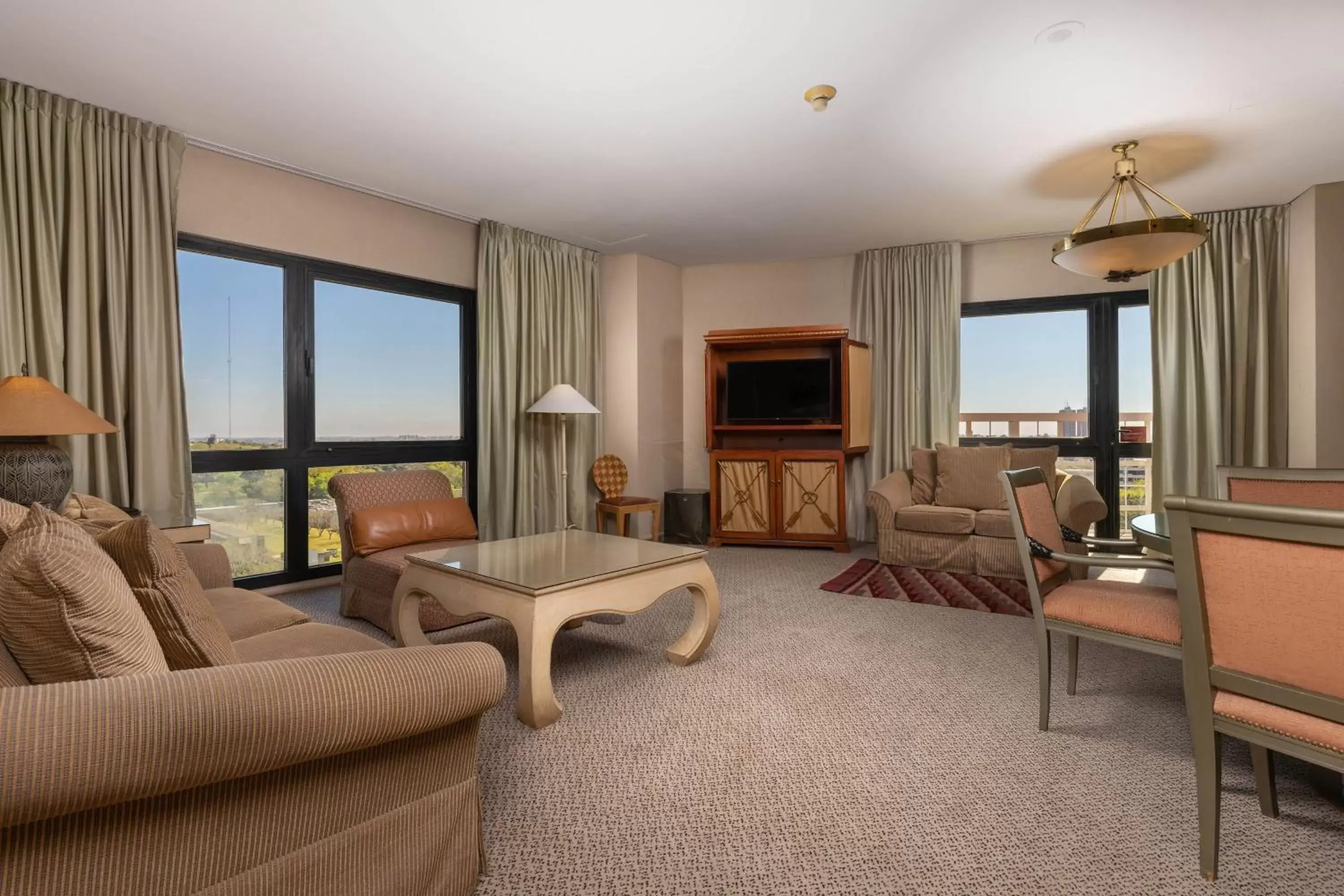 Living room, Seating Area in Sheraton Mar Del Plata Hotel