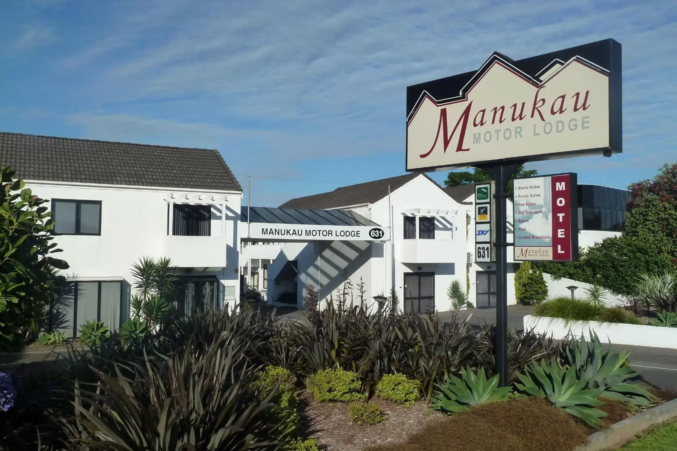 Facade/entrance, Property Building in Manukau Motor Lodge