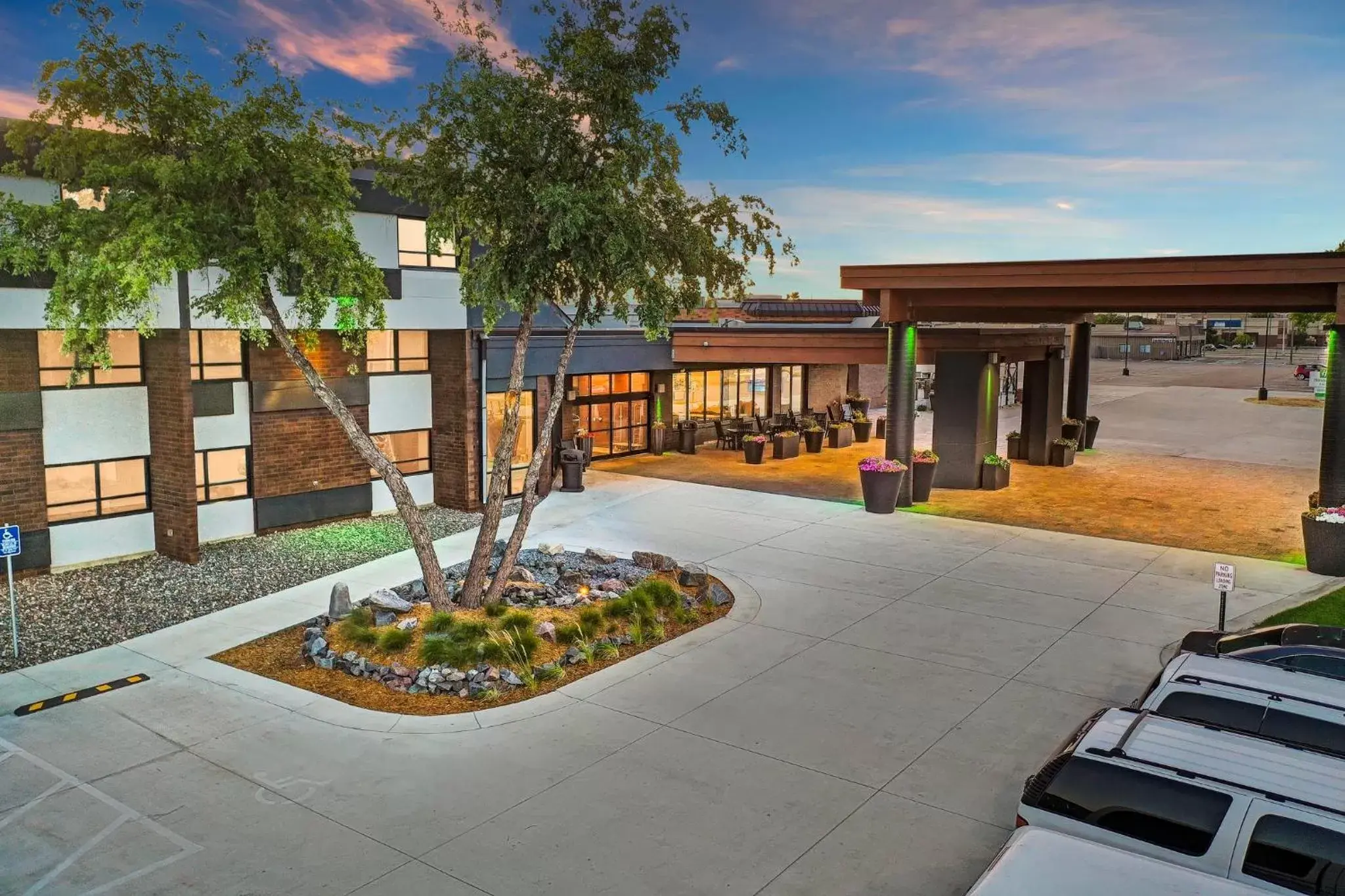 Property building in Holiday Inn & Suites St. Cloud by IHG Property building in Holiday Inn & Suites St. Cloud by IHG