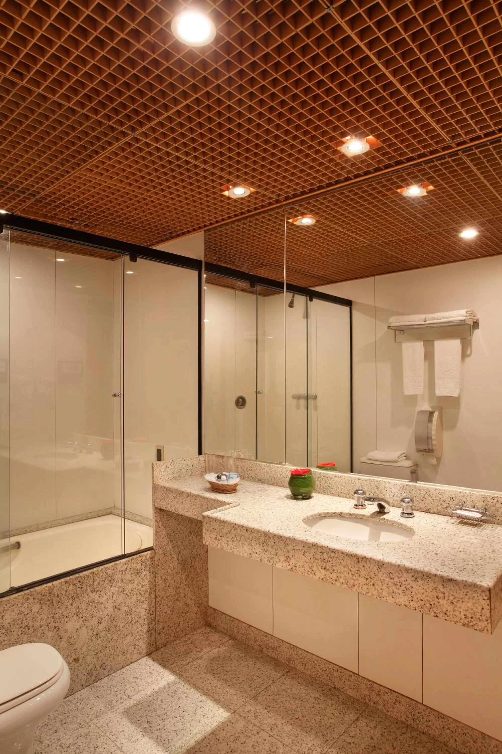 Hot Tub in Mirasol Copacabana Hotel