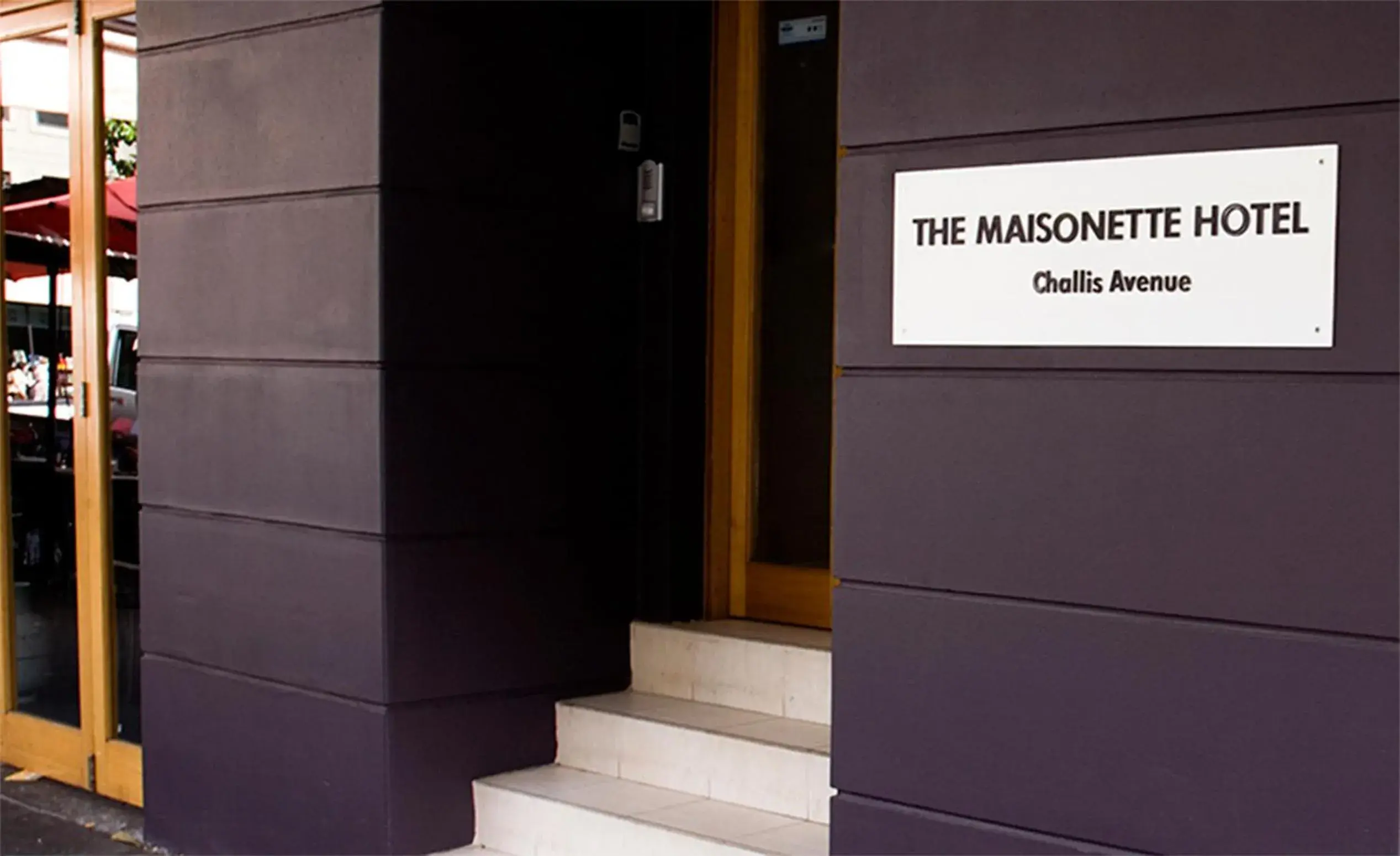 Facade/entrance in The Maisonette
