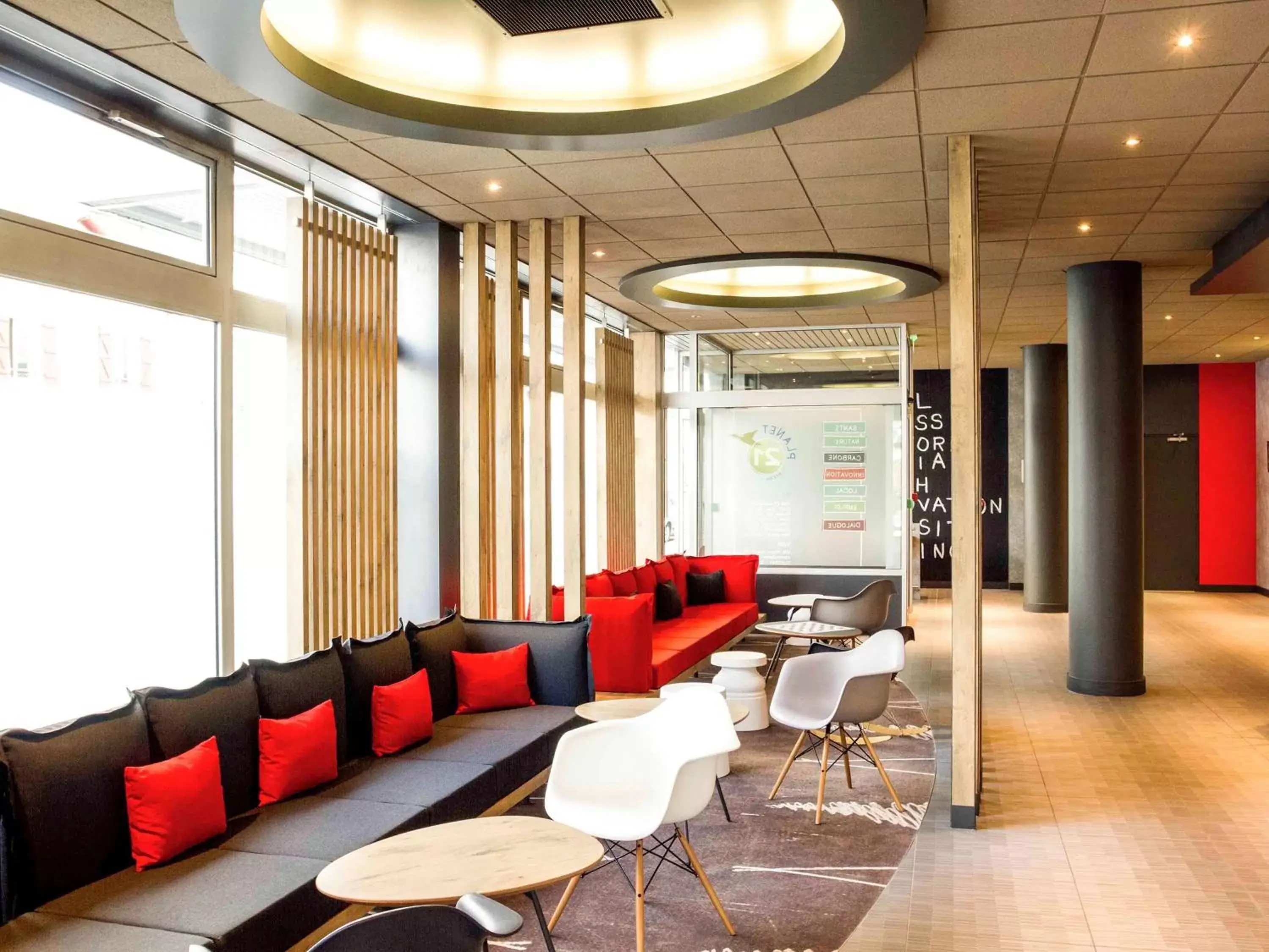 Lounge or bar in ibis Bayonne Centre